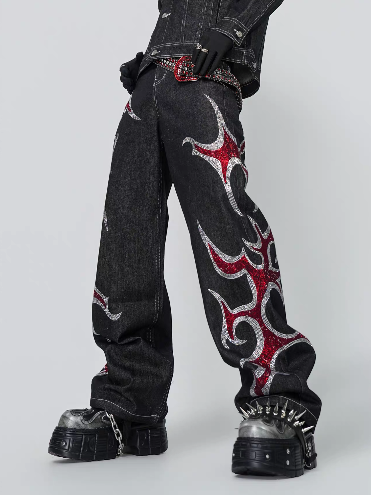 VE2 Diamond Flame Totem Straight-Leg Jeans