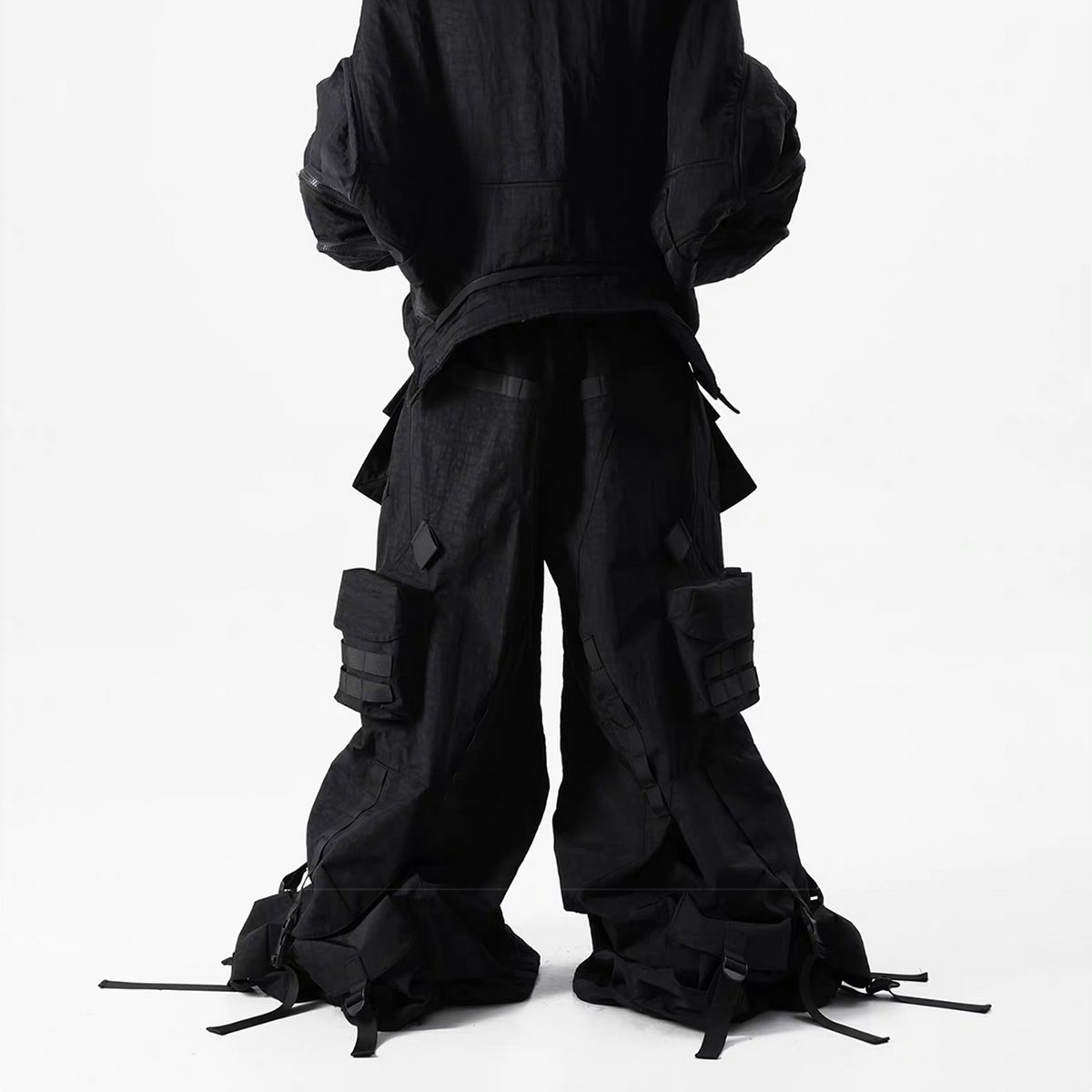 VANGUARDIA Multi-Pocket Nylon Wide-Leg Cargo Pants
