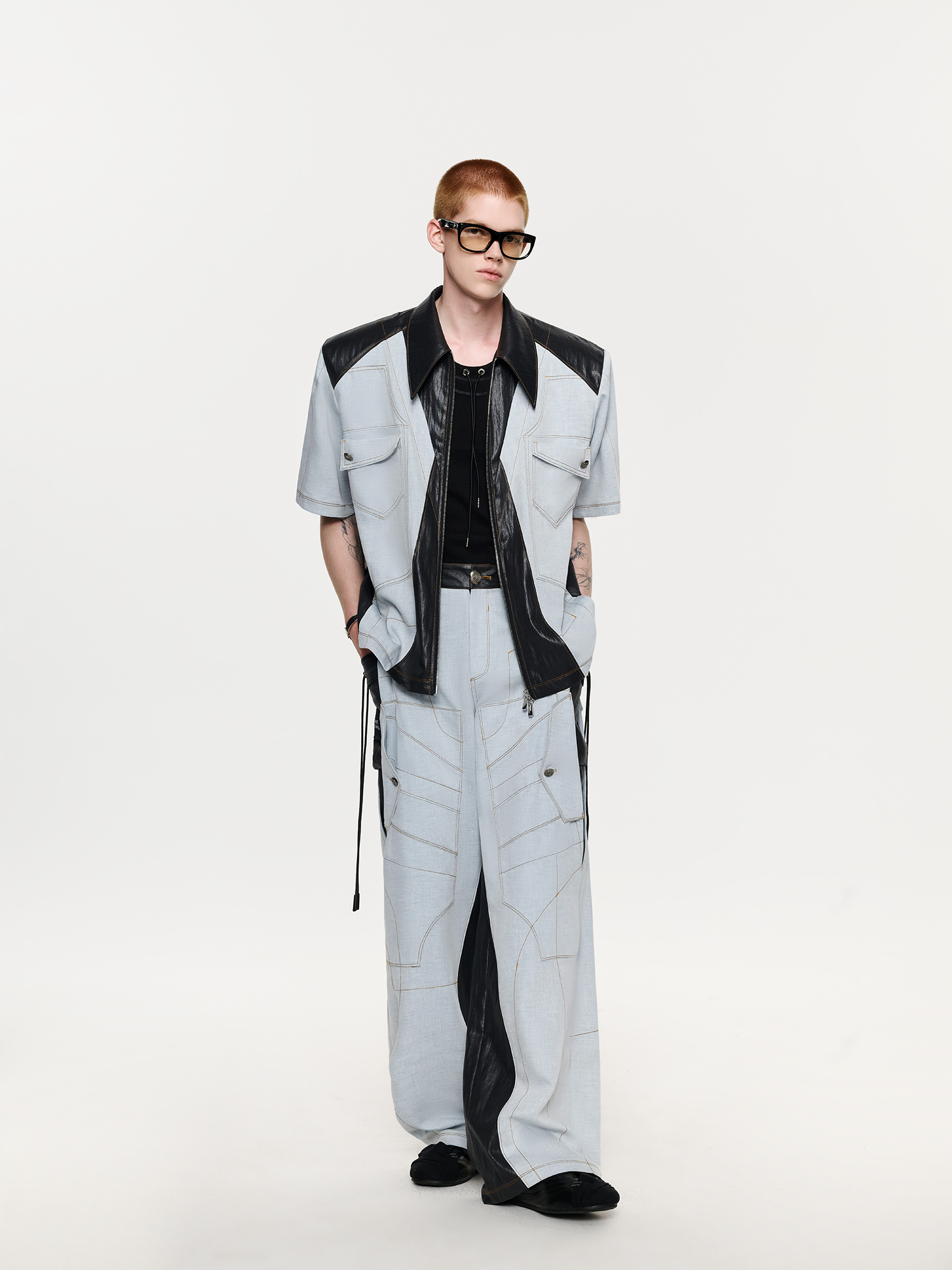 TIWILLTANG Contrast Stitch Paneled Zip-Up Half Shirt