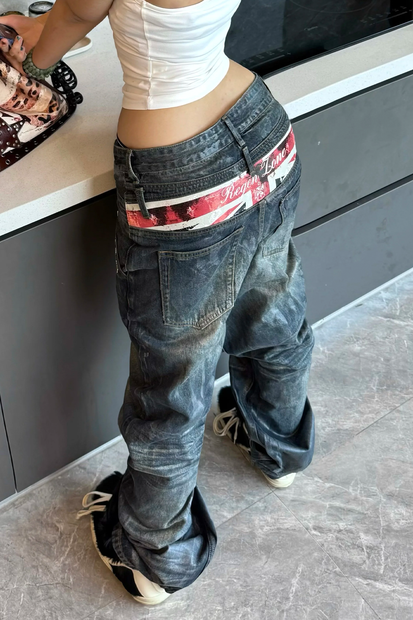 REGEN ZONE Flag Wax-Brushed Studded Double-Waist Jeans