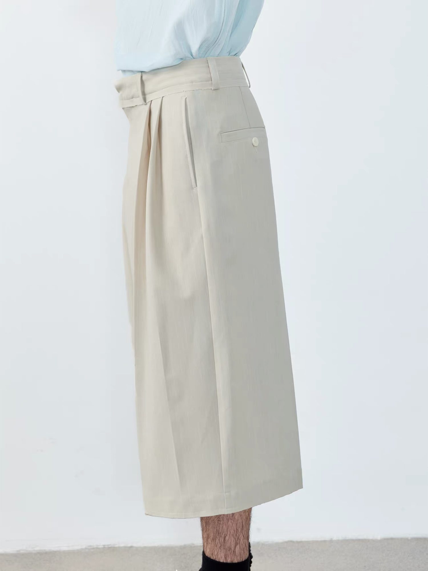 GRAINMUSTARD Classic High-Waist Pinstripe Pleated Cropped Shorts