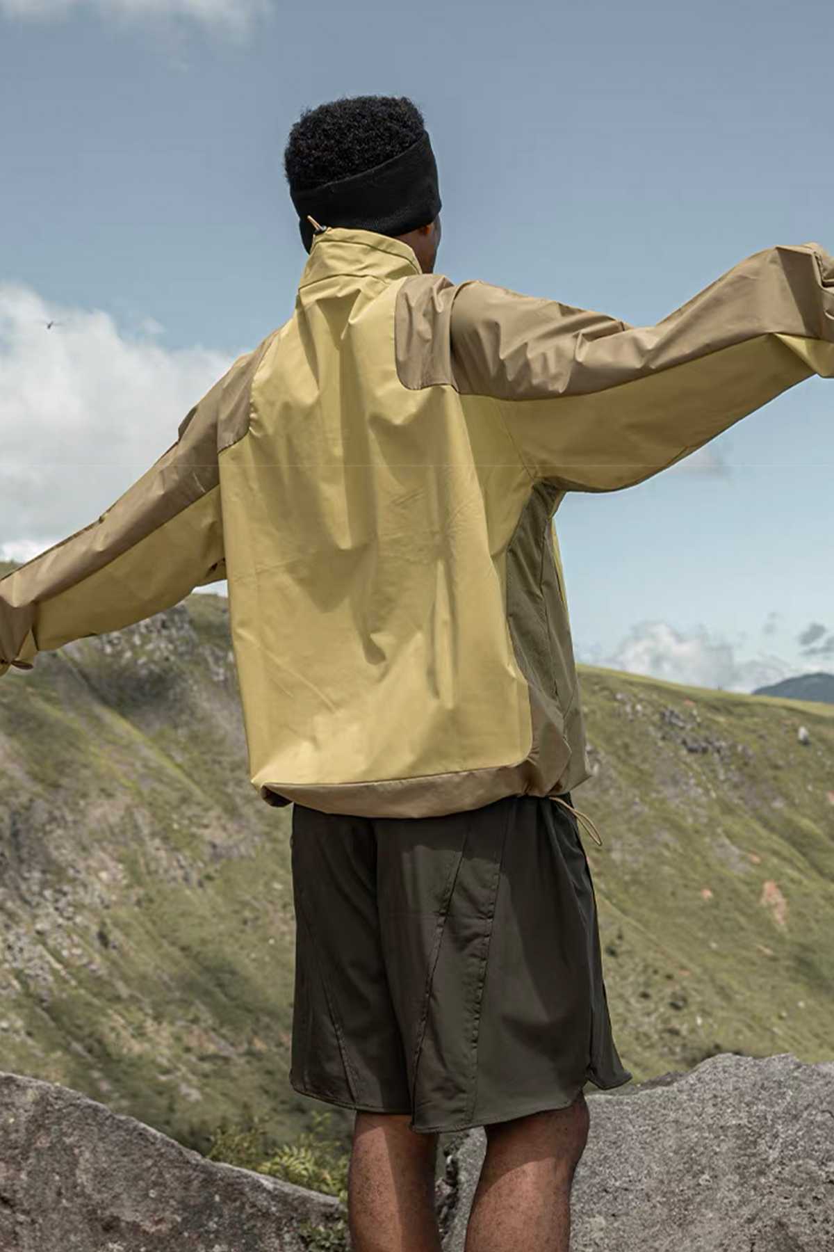 HALCYON Half-Zip Splash-Proof Windbreaker Pullover
