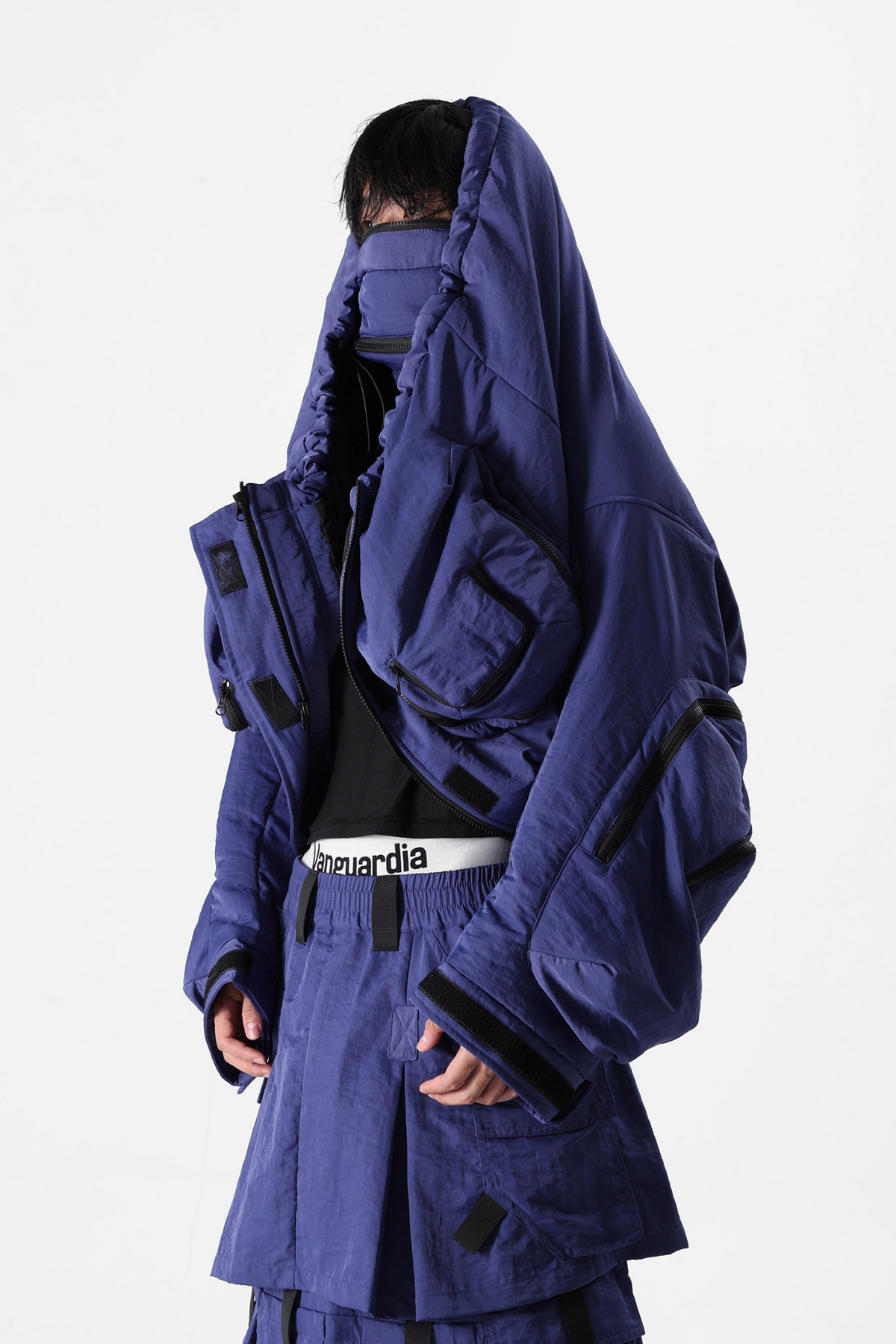 VANGUARDIA Multi-Pocket Cropped Puffer Jacket