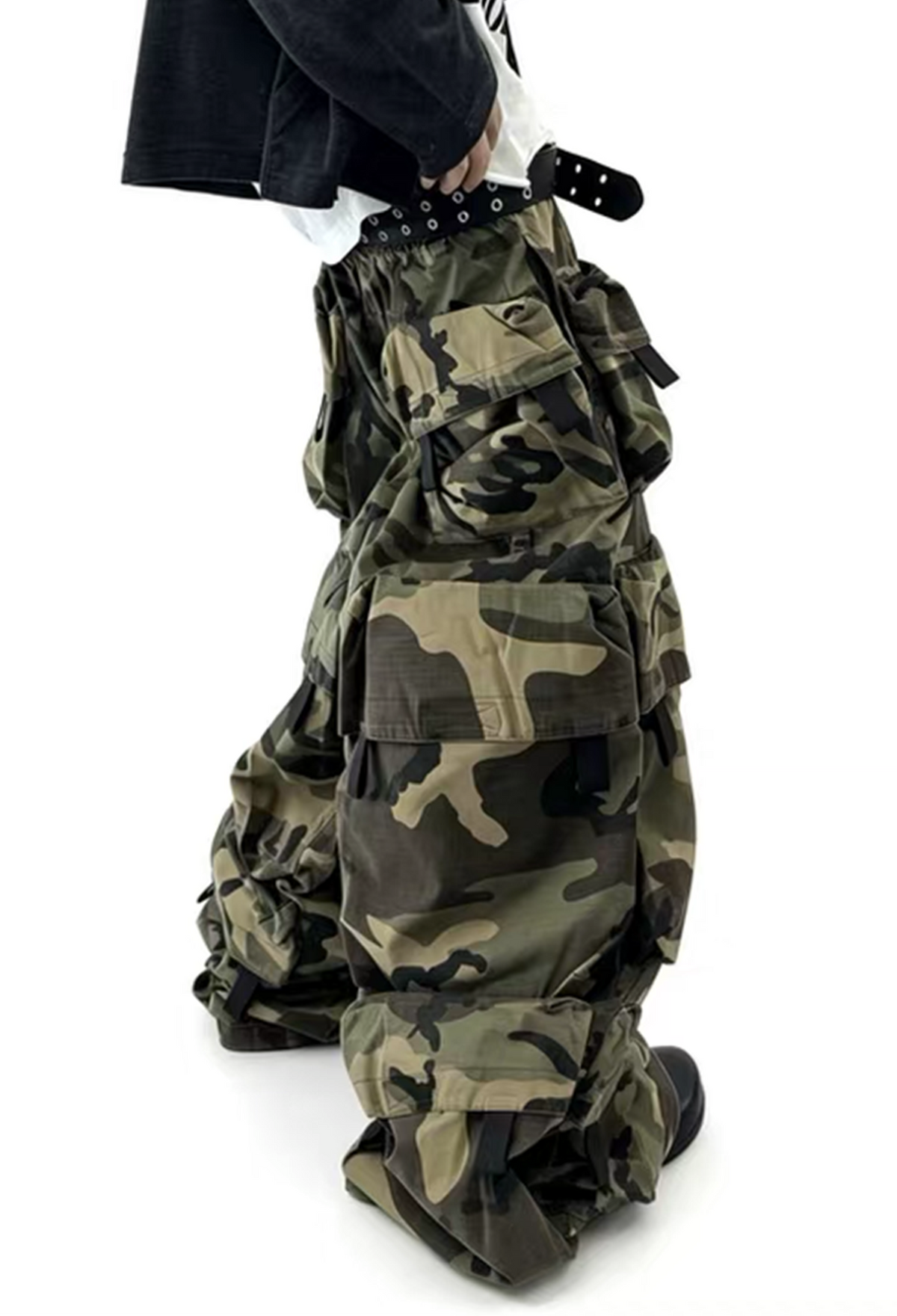 VANGUARDIA Camo Multi-Pocket Cotton Cargo Pants