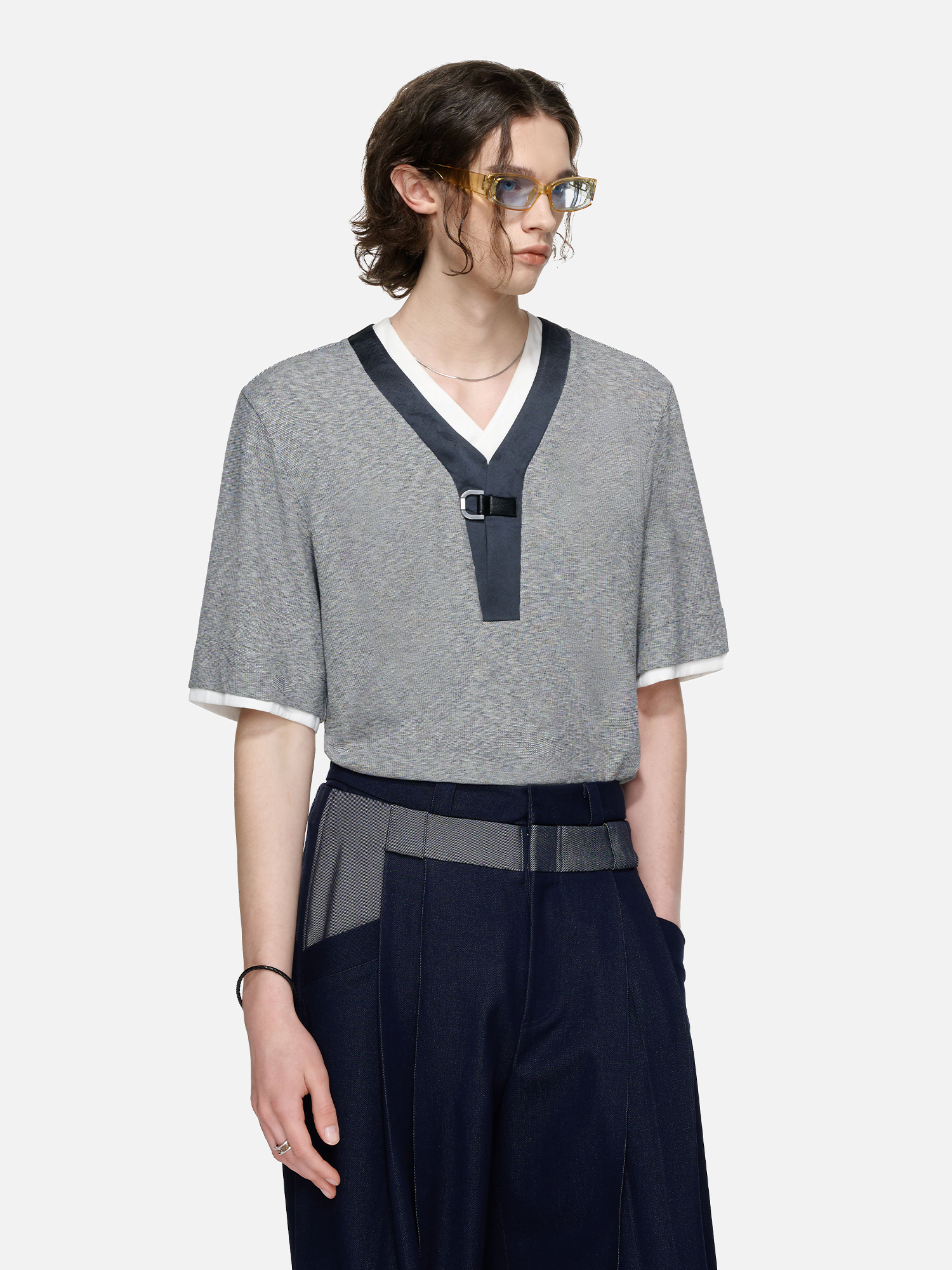 TIWILLTANG Metal Buckle Contrast Trim T-Shirt