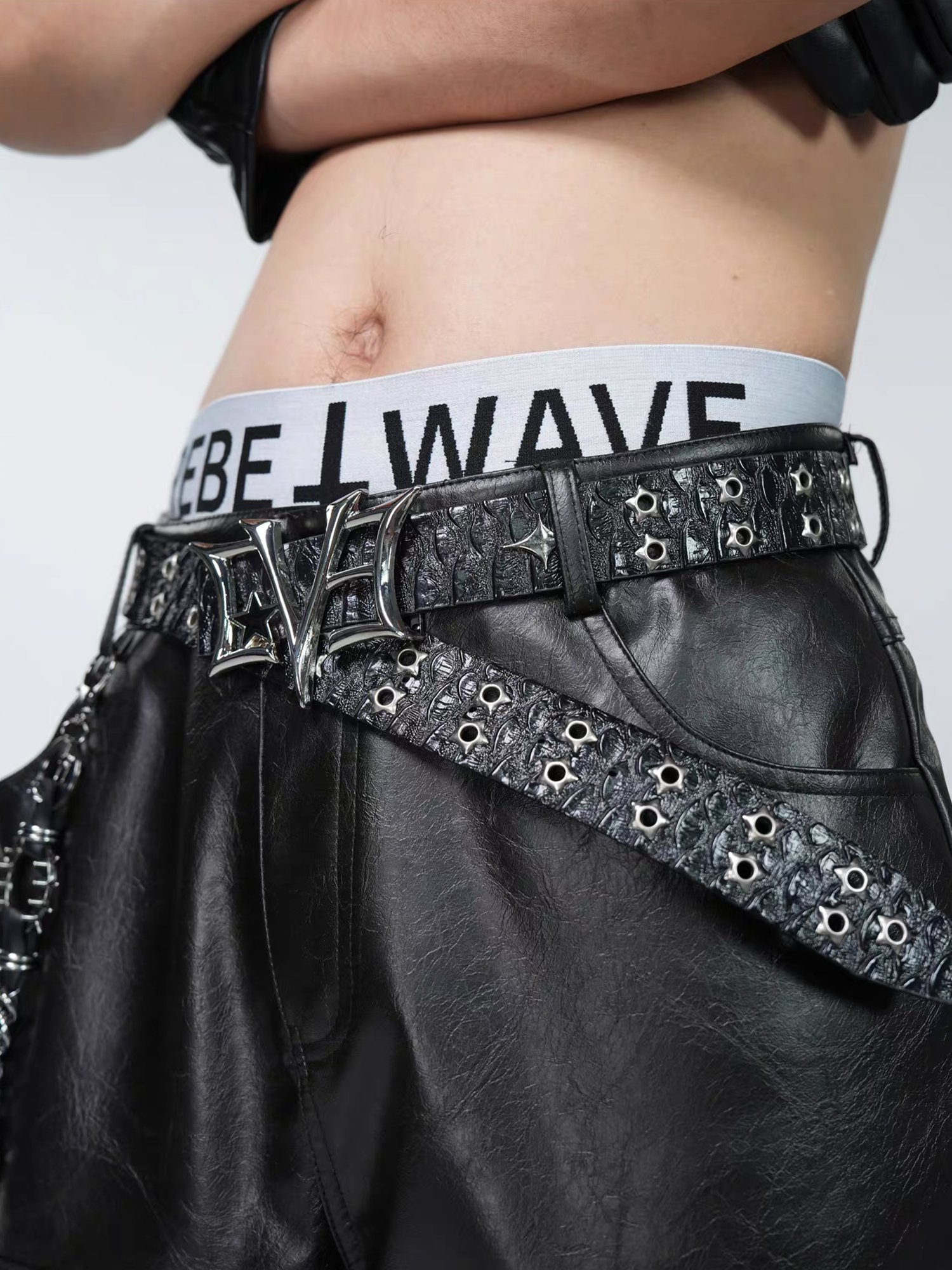 VE2 Spiderweb Paneled Metal Straight-Leg Pants