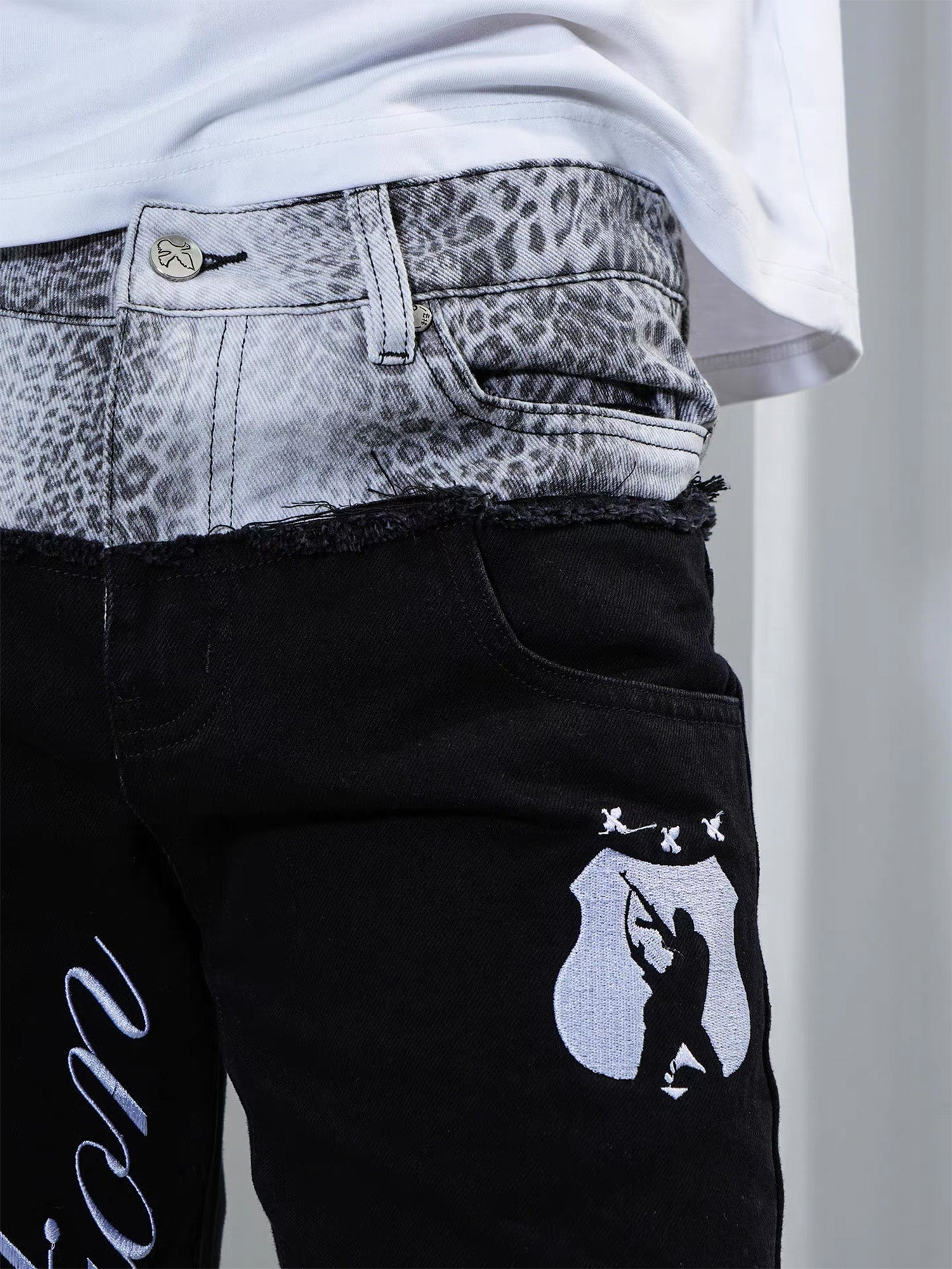 VINKID Double-Waist Script Graphic Jeans