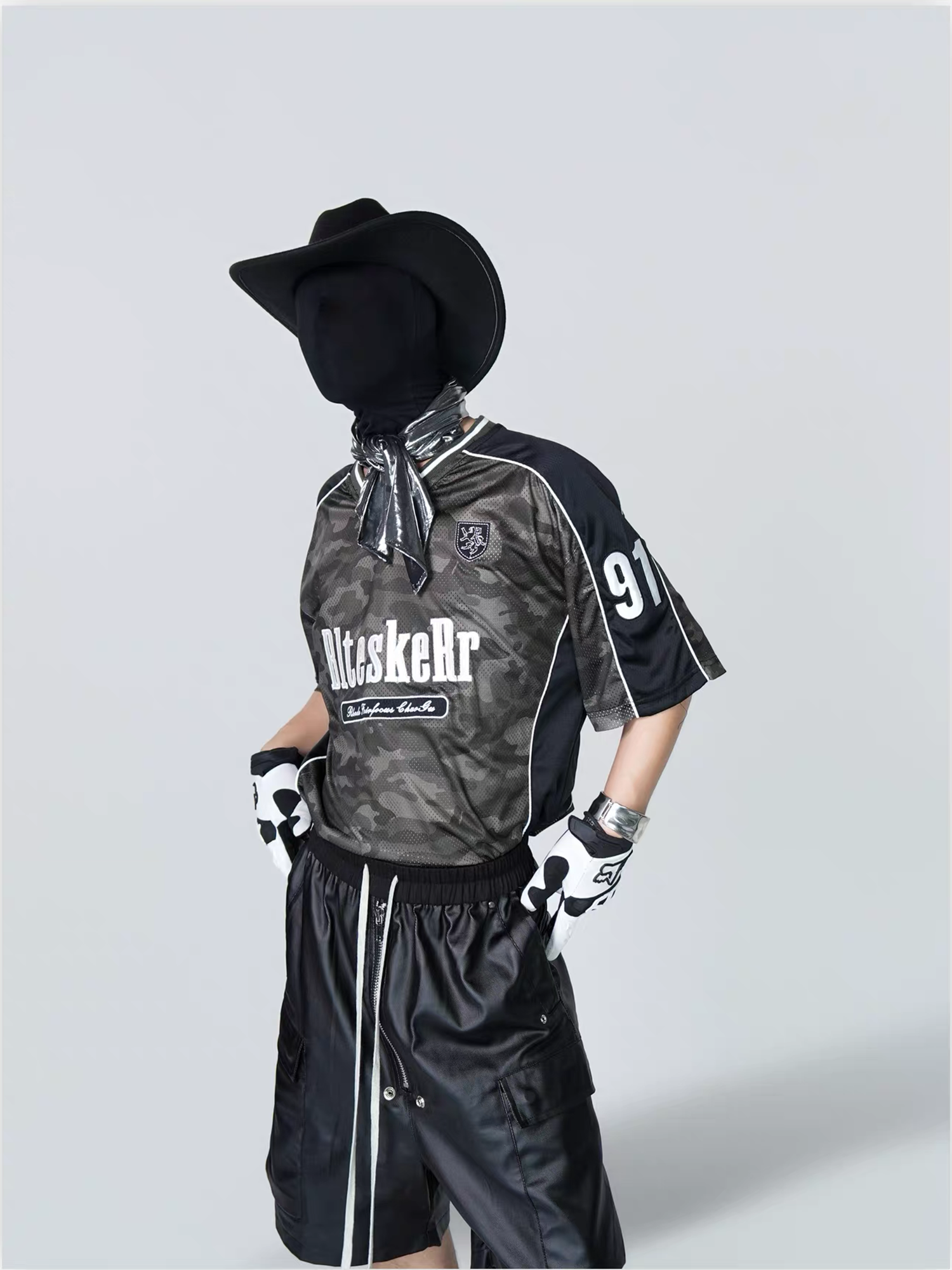 VE2 Wax-Coated Cargo Denim Shorts