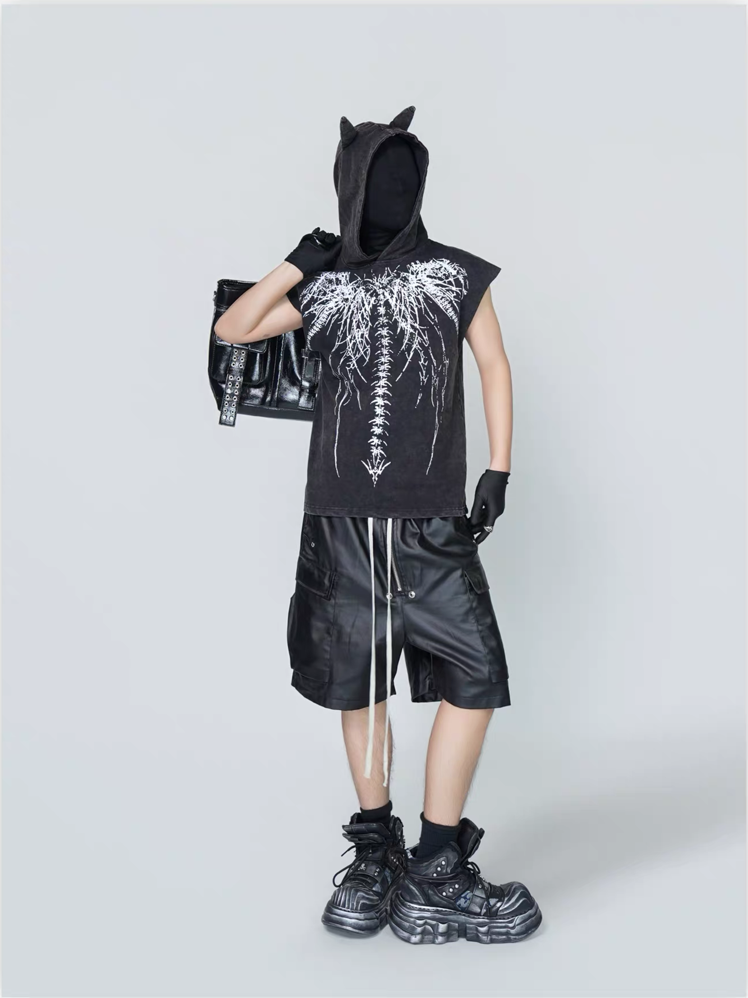 VE2 Wax-Coated Cargo Denim Shorts