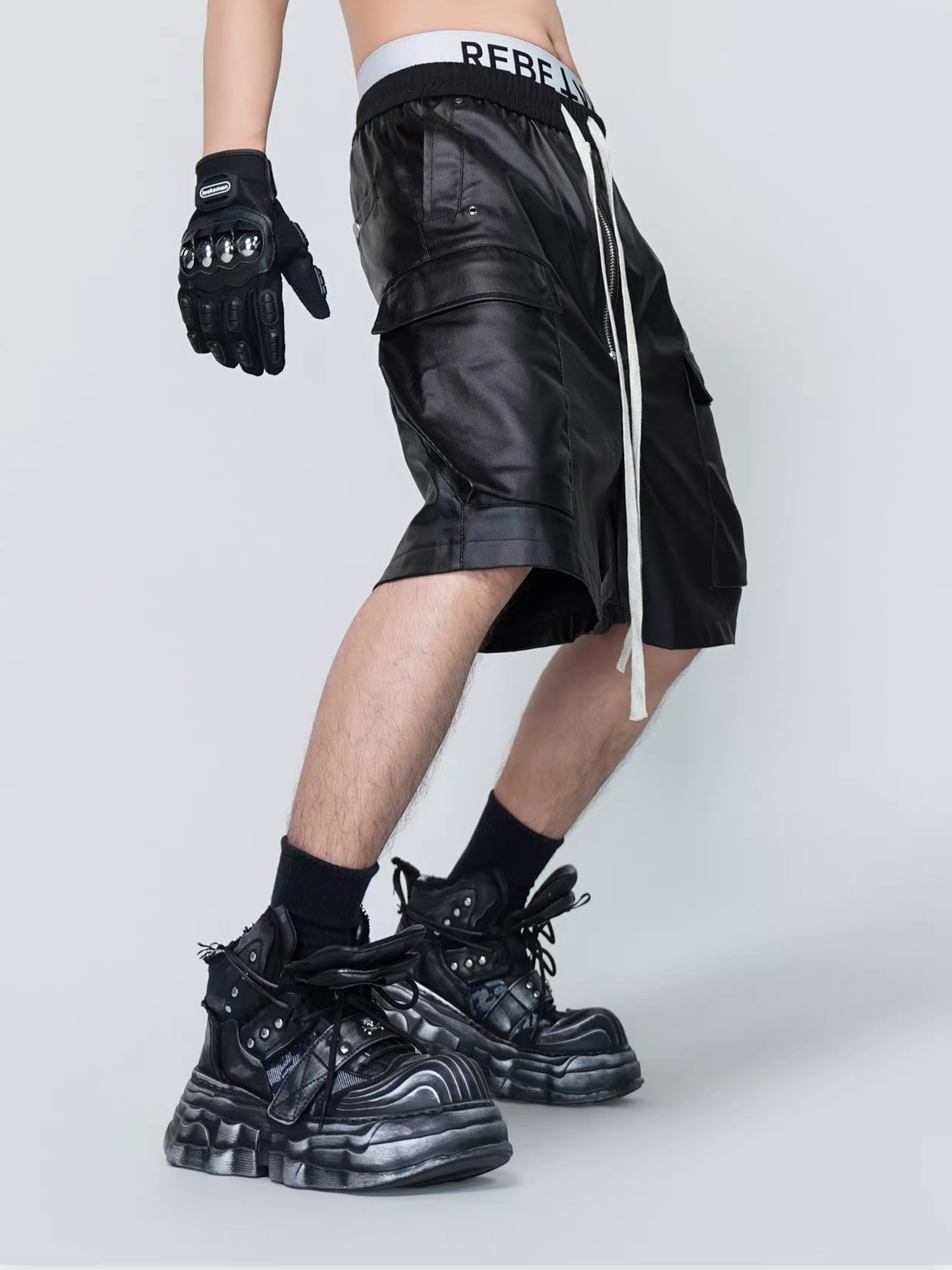 VE2 Wax-Coated Cargo Denim Shorts