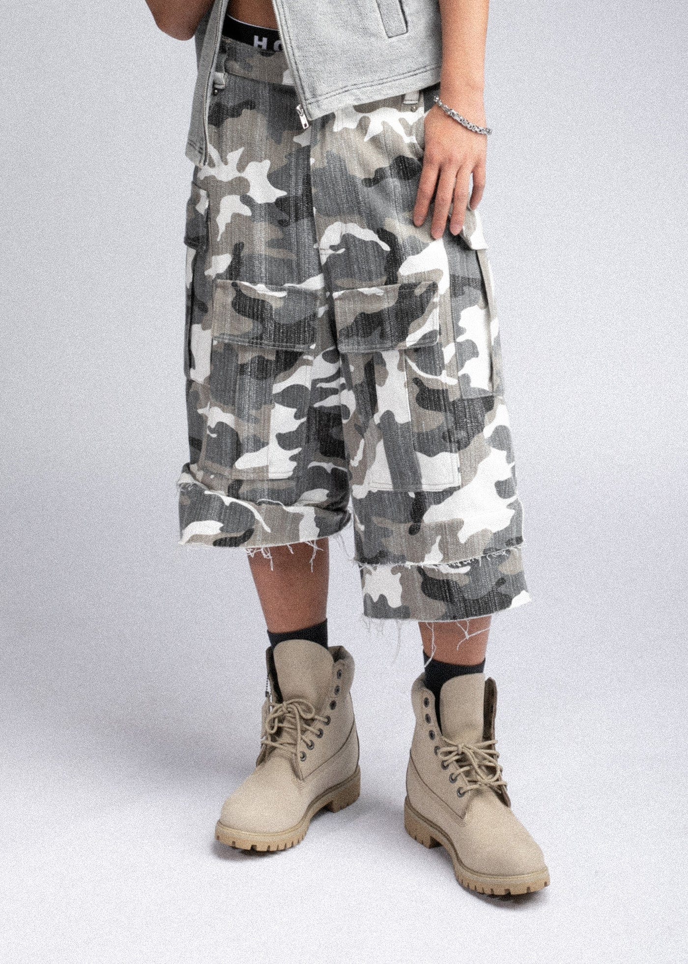 FIVEKOH Camo Detachable Distressed Cargo Pants