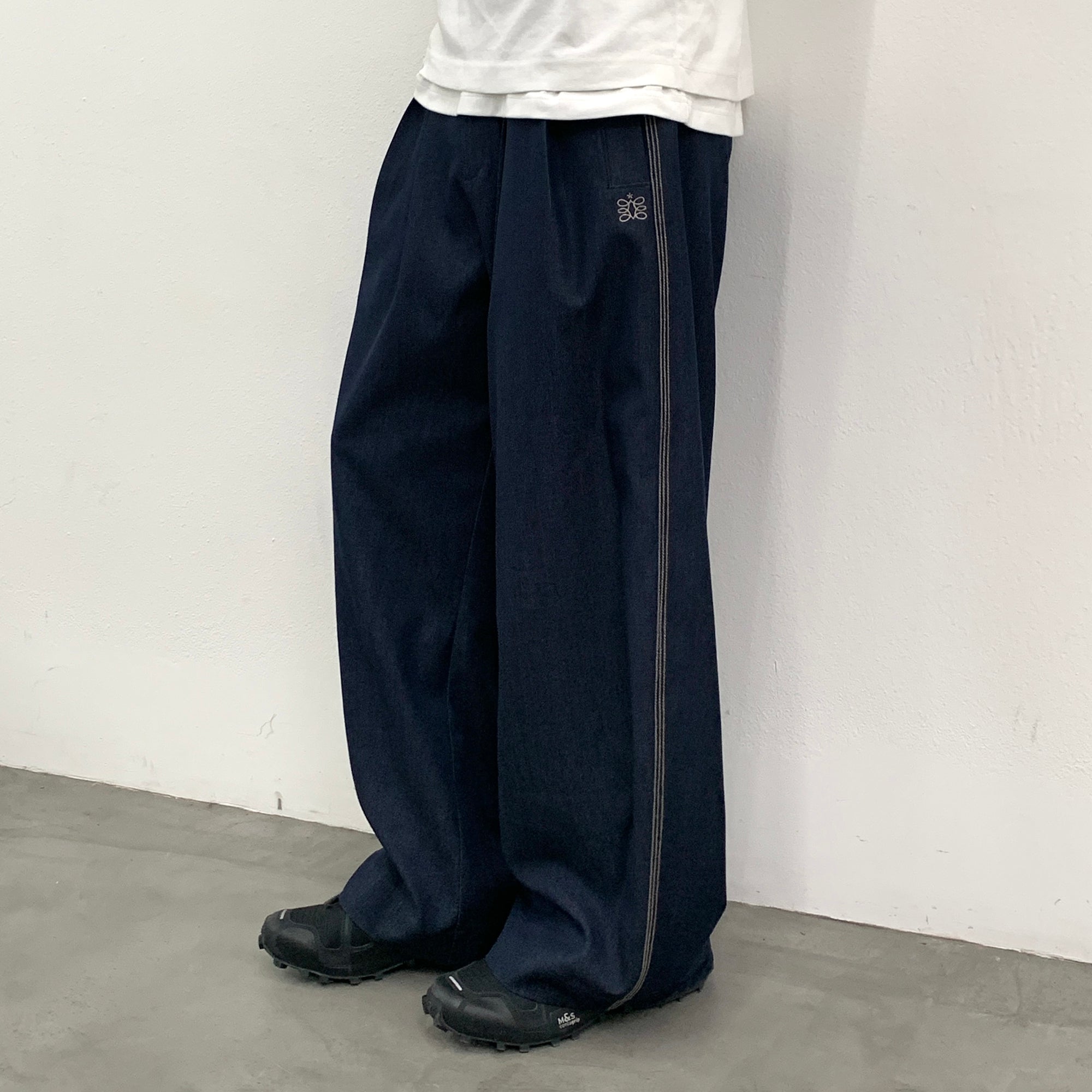 ROARINGWILD A ARCH Embroidered LOGO Draped Oversized Pants