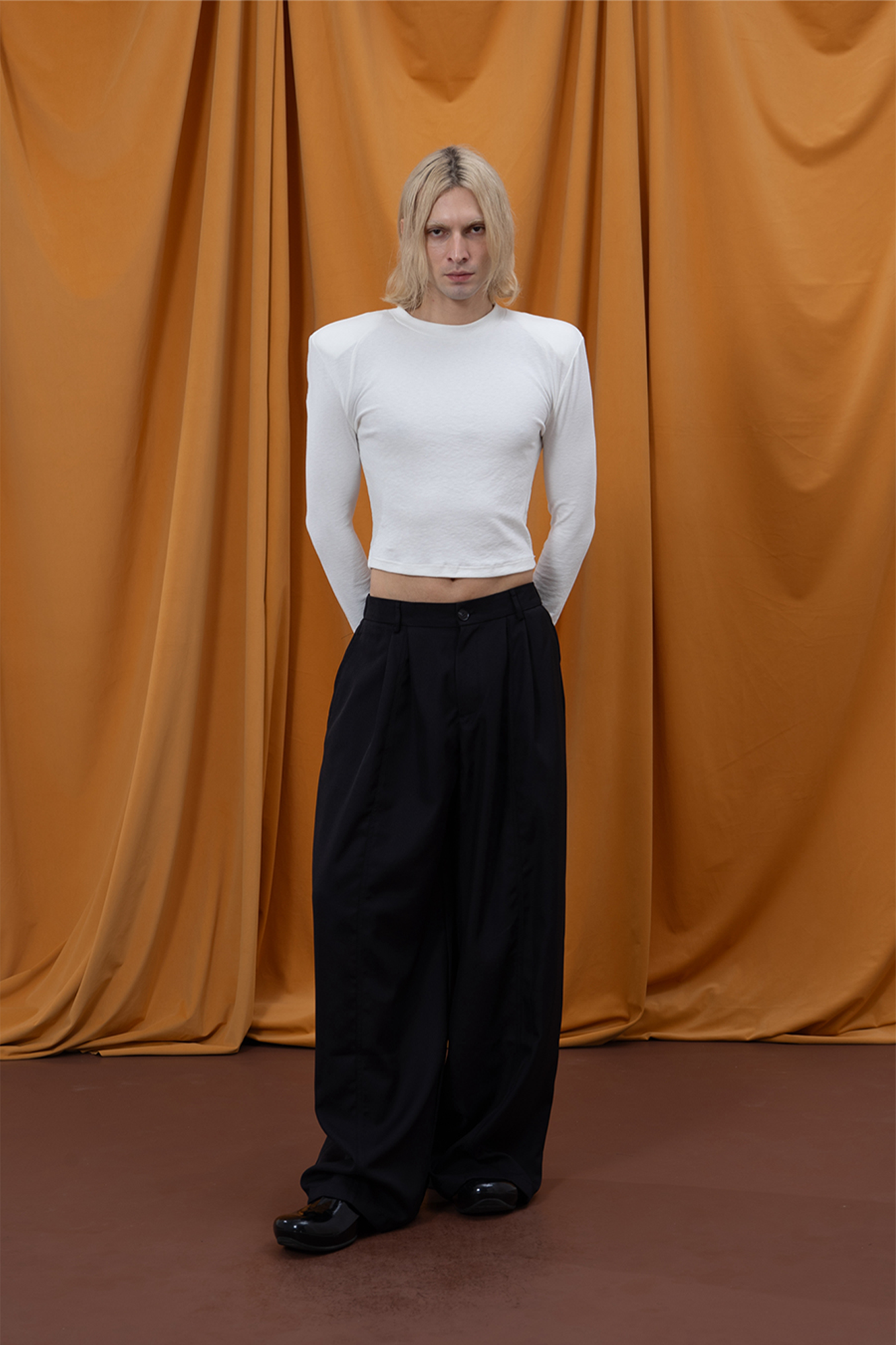 CLP Shoulder-Padded Cropped Long-Sleeve Tee