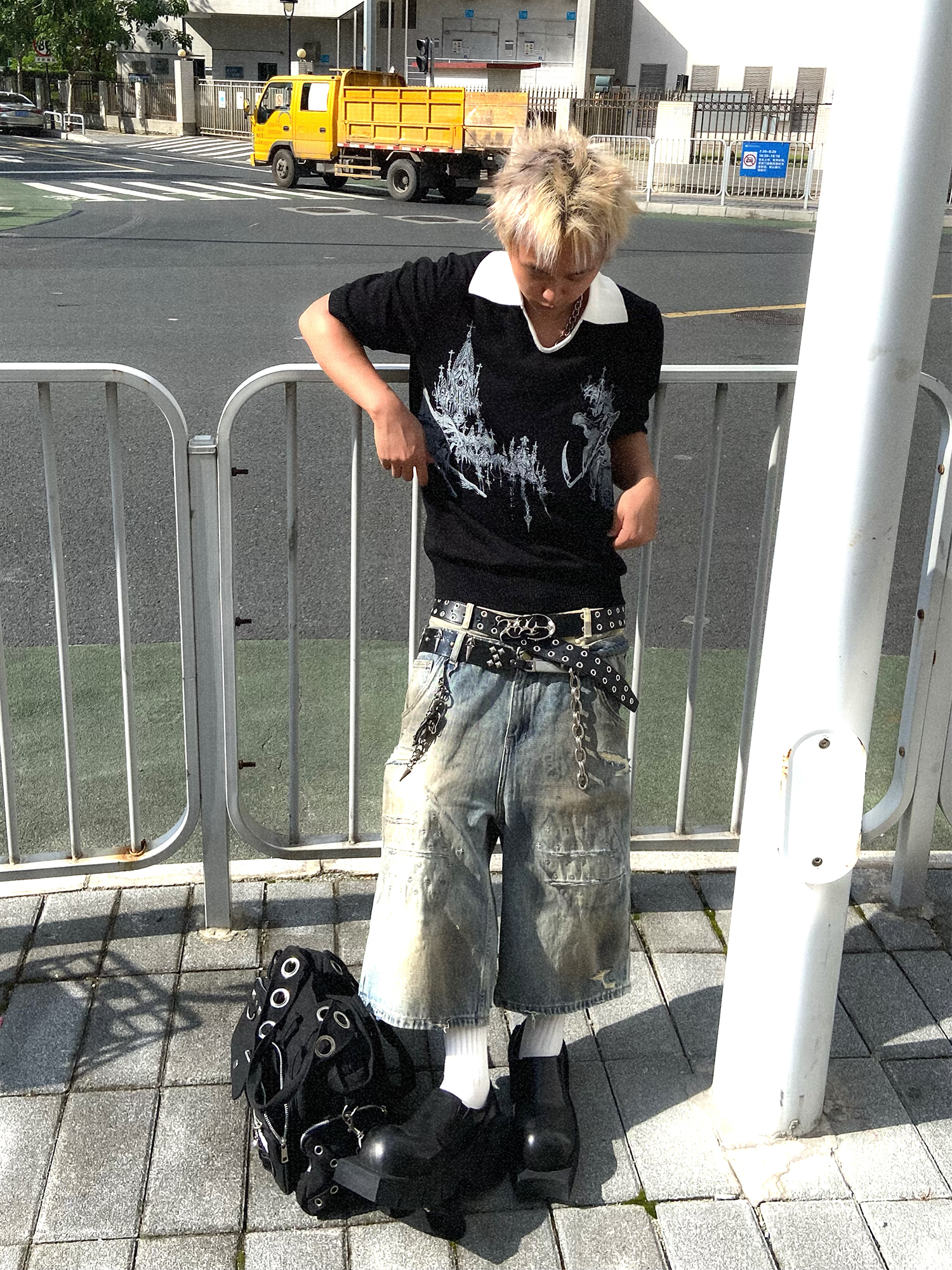 TH4SWE Double-Waist Cross Embroidered Distressed Shorts