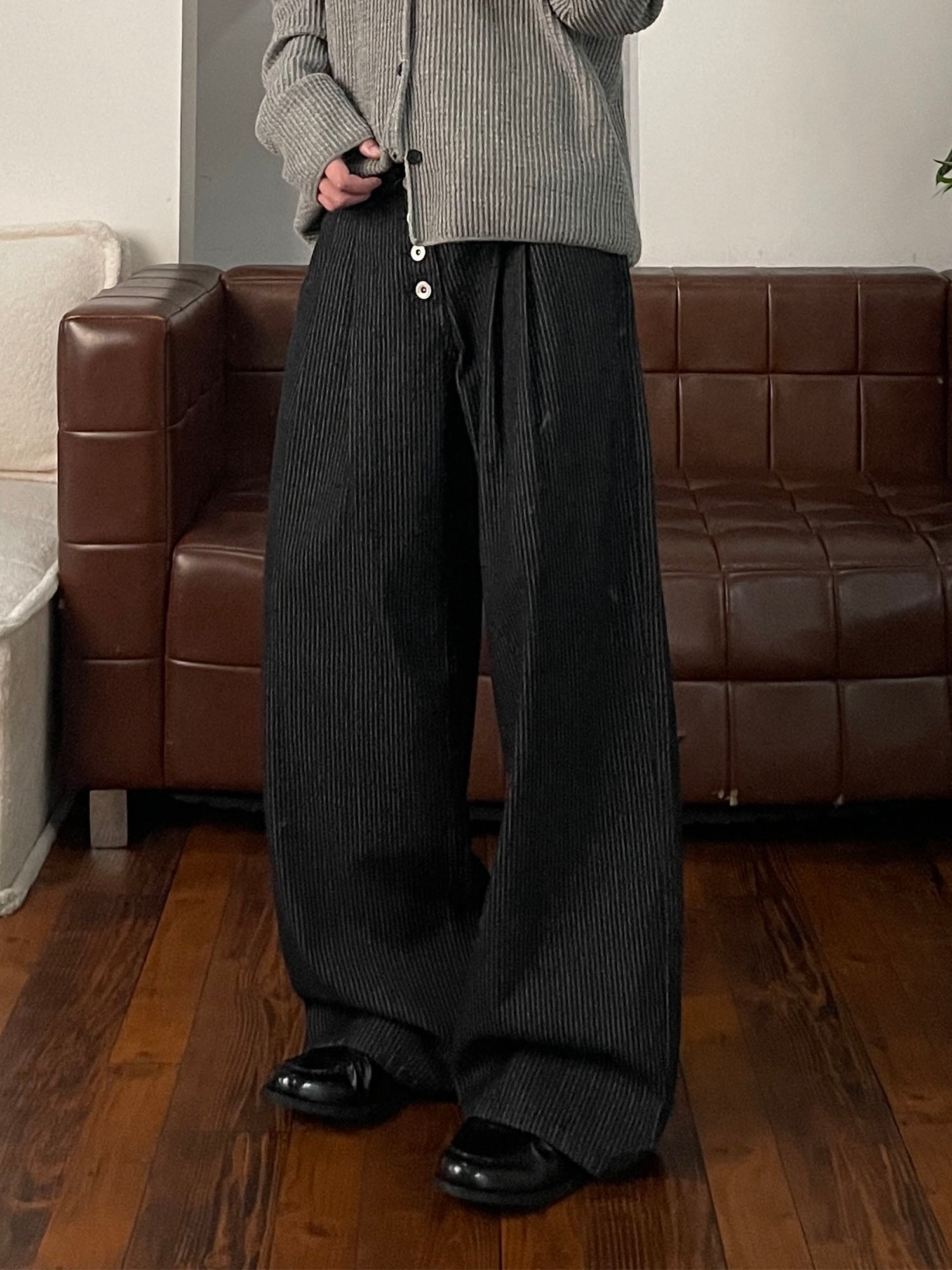 OKAYTHXBYE Classic Pleated Wide-Leg Jeans