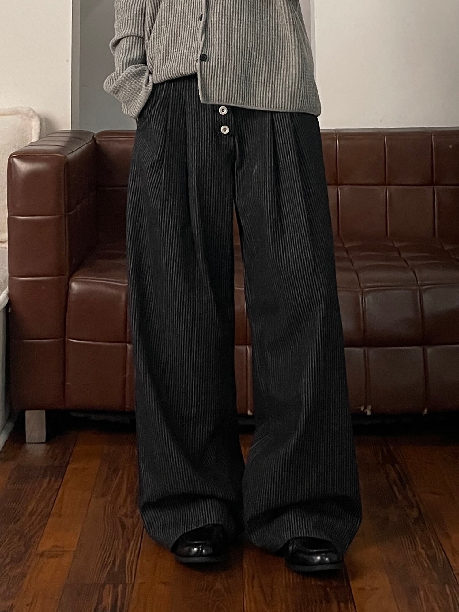 OKAYTHXBYE Classic Pleated Wide-Leg Jeans