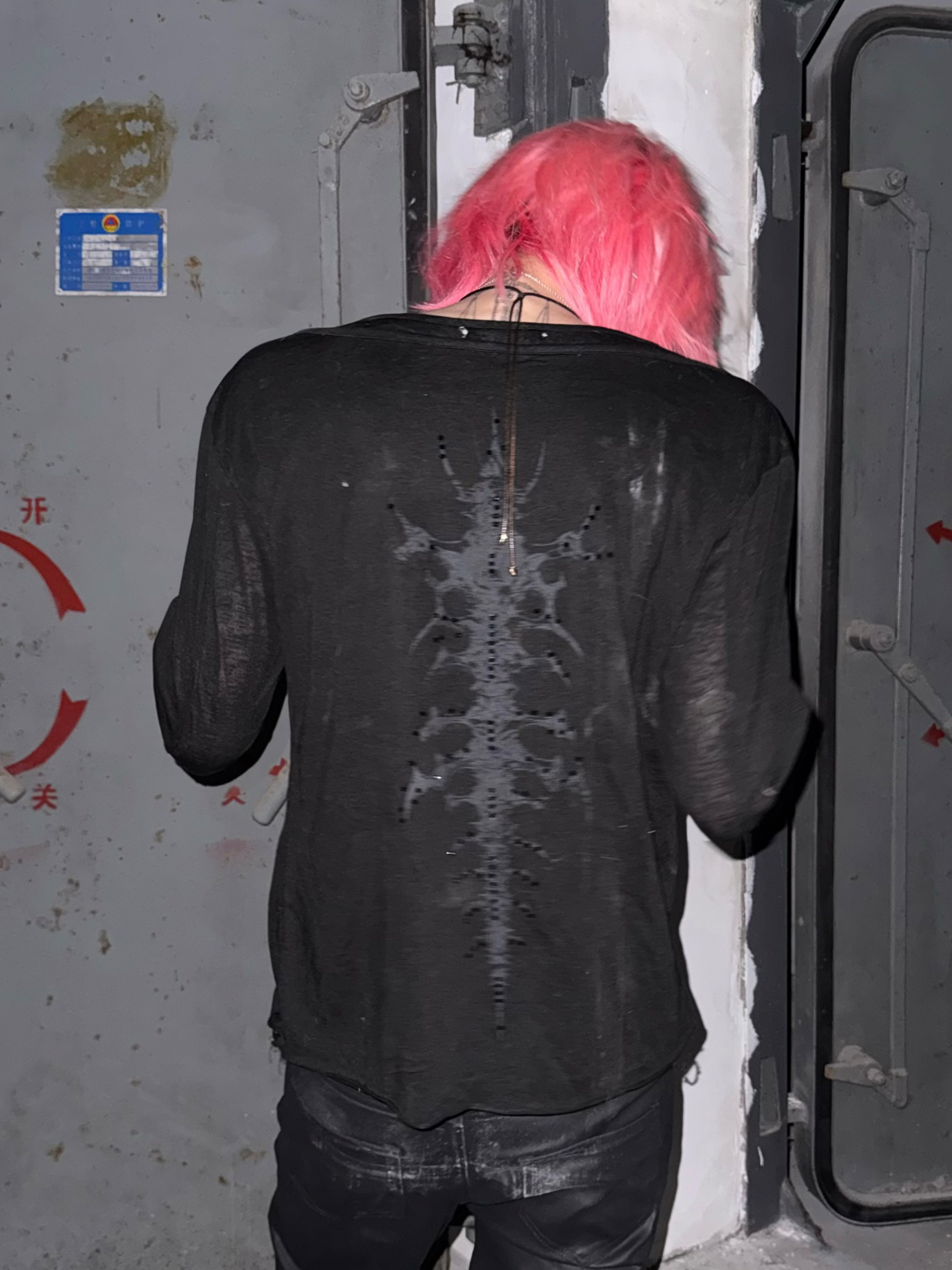 TH4SWE Layered Diamond Spine Graphic Henley Long-Sleeve Tee