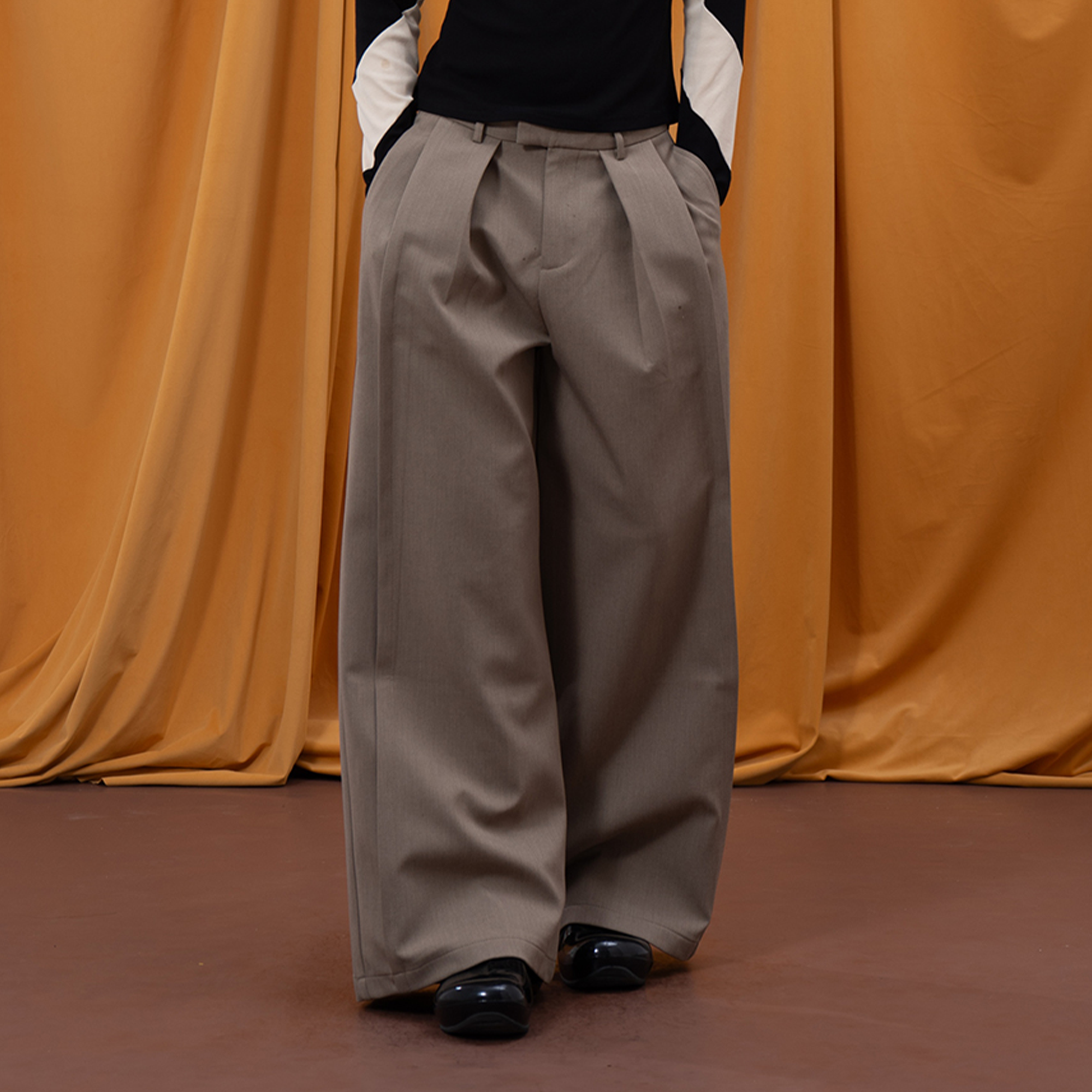CLP Pleated Retro Wide-Leg Trousers
