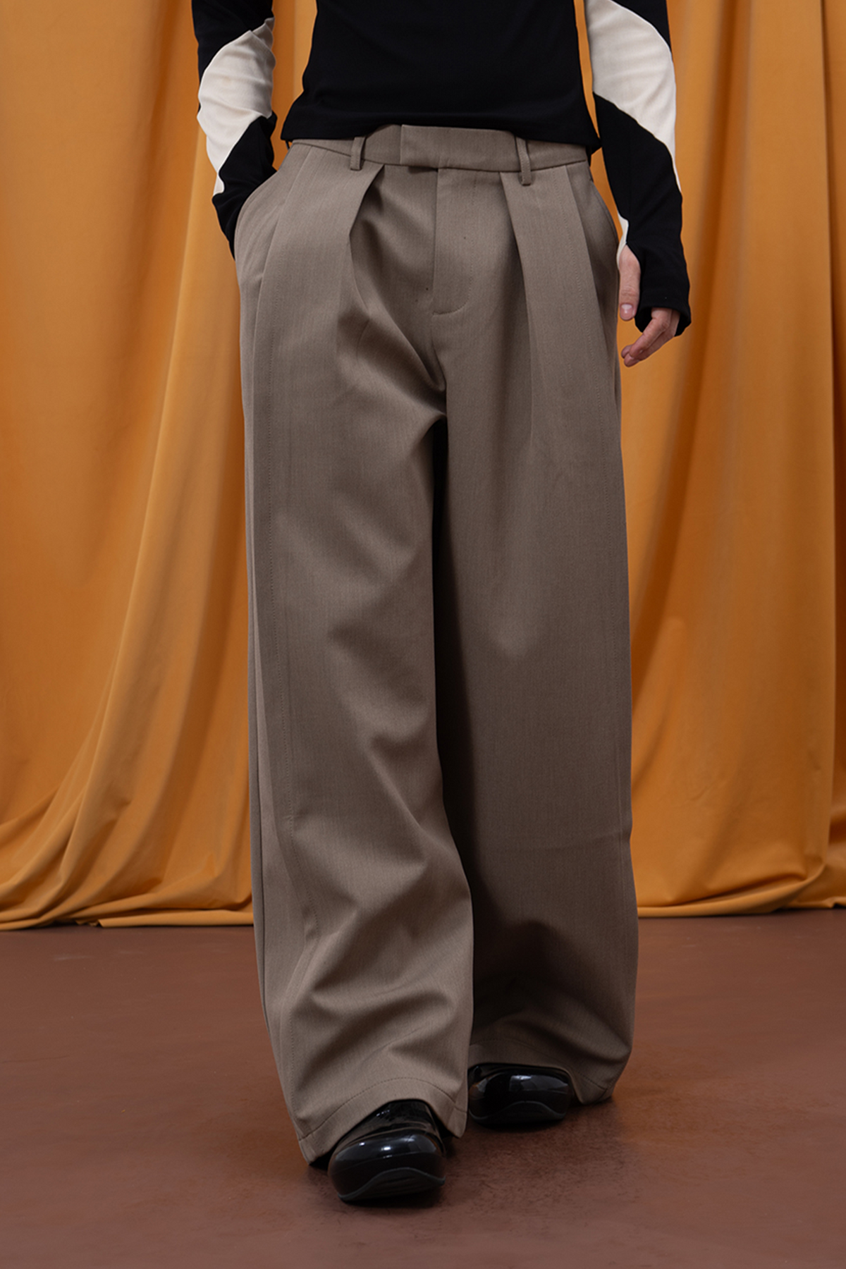 CLP Pleated Retro Wide-Leg Trousers