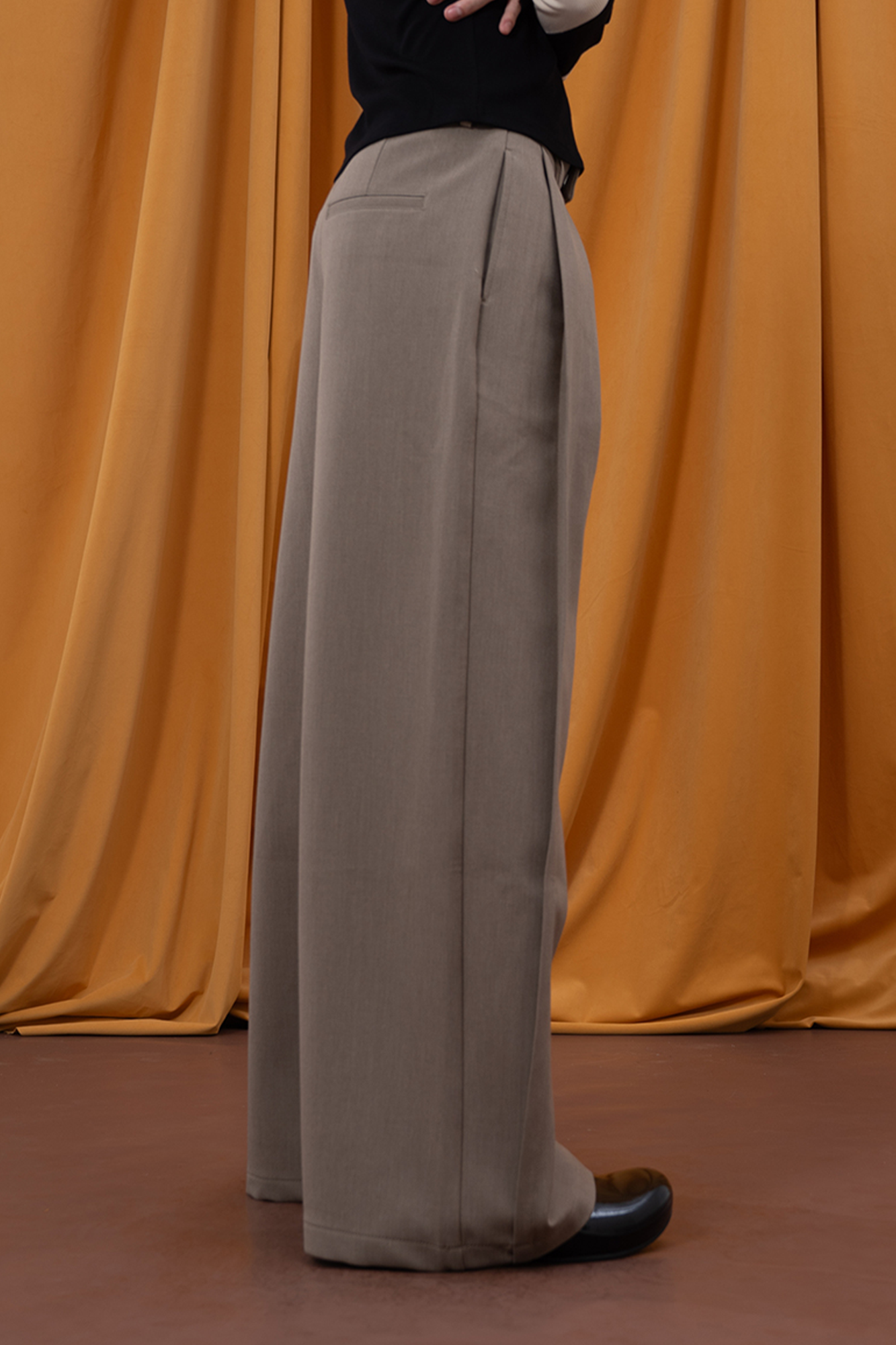 CLP Pleated Retro Wide-Leg Trousers