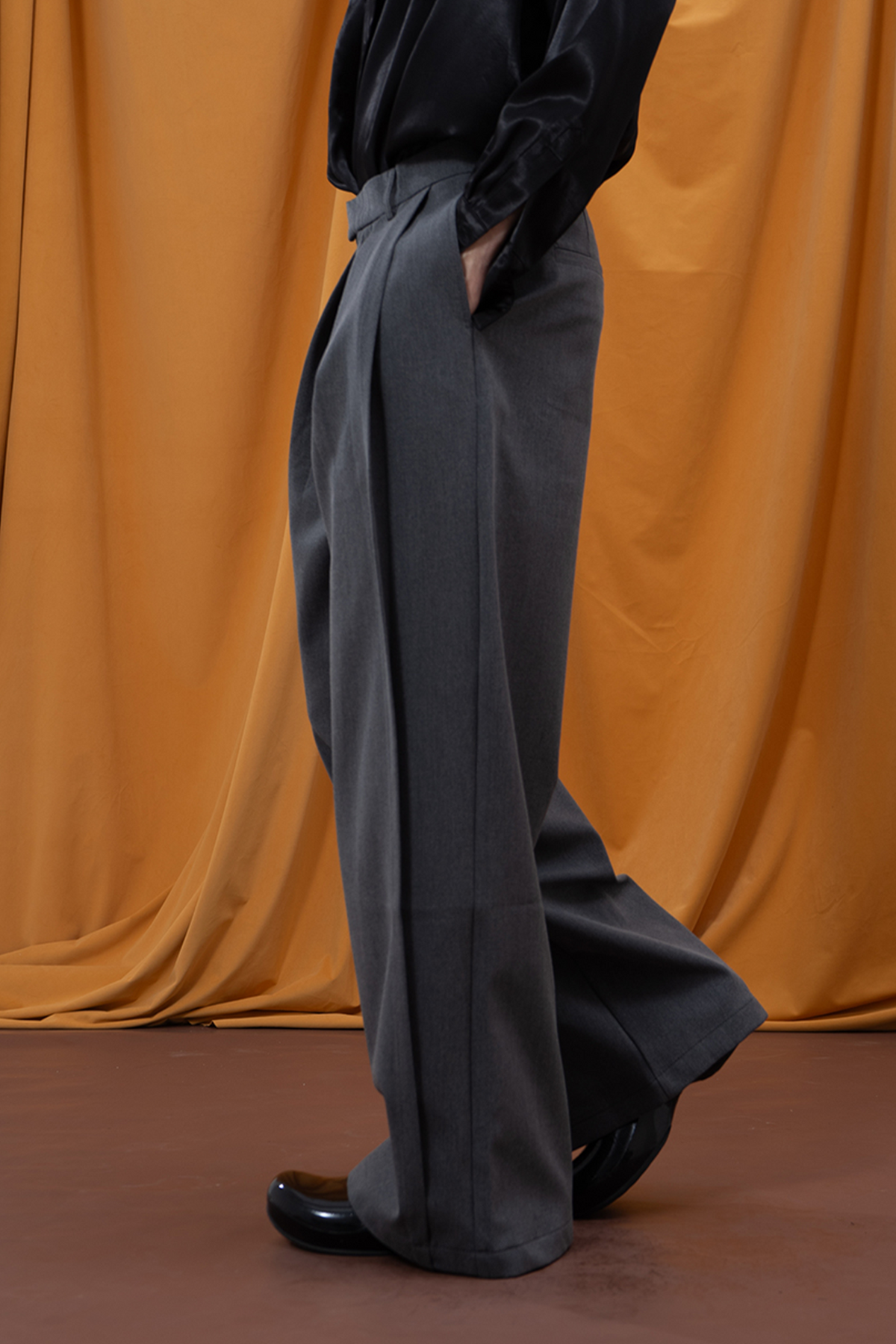 CLP Pleated Retro Wide-Leg Trousers