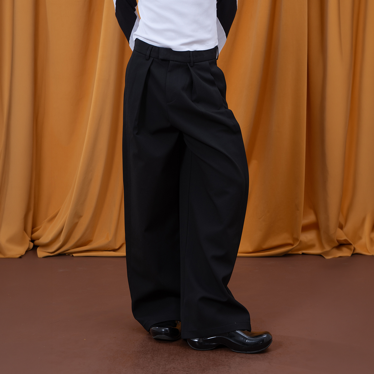 CLP Pleated Retro Wide-Leg Trousers