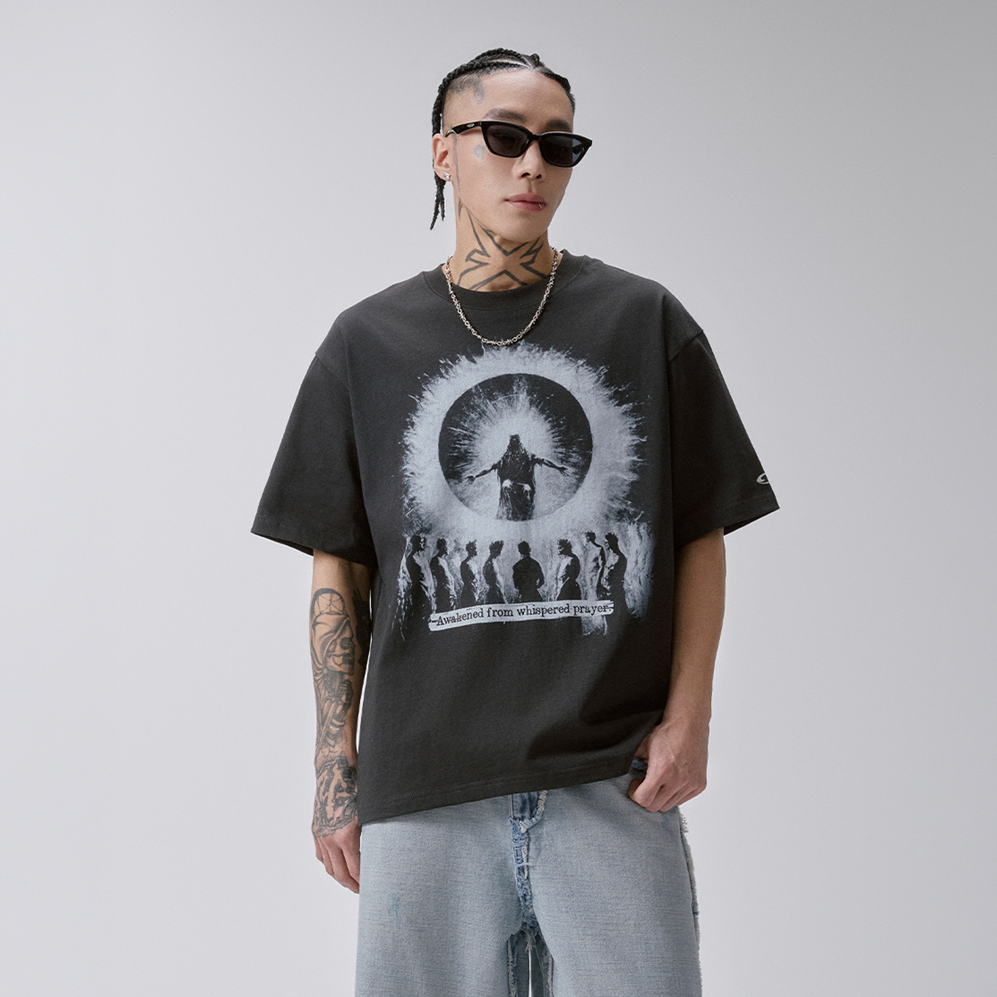 F2CE Oversized Prayer Silhouette Graphic T-Shirt