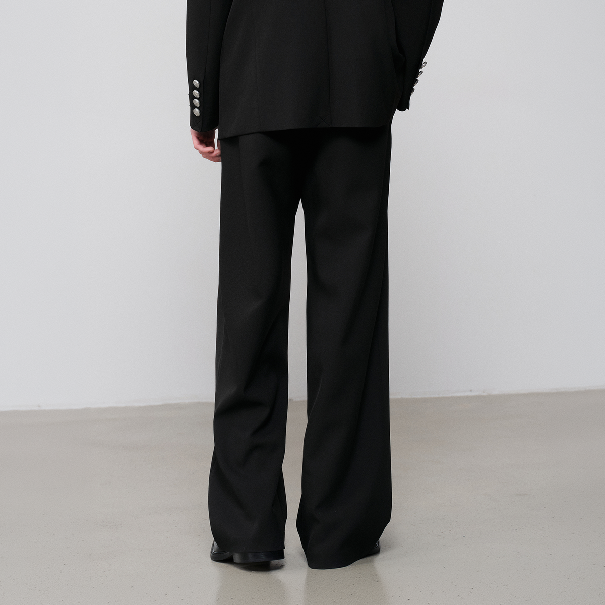 FACEONLAB Classic Pleated Straight-Leg Pants Black