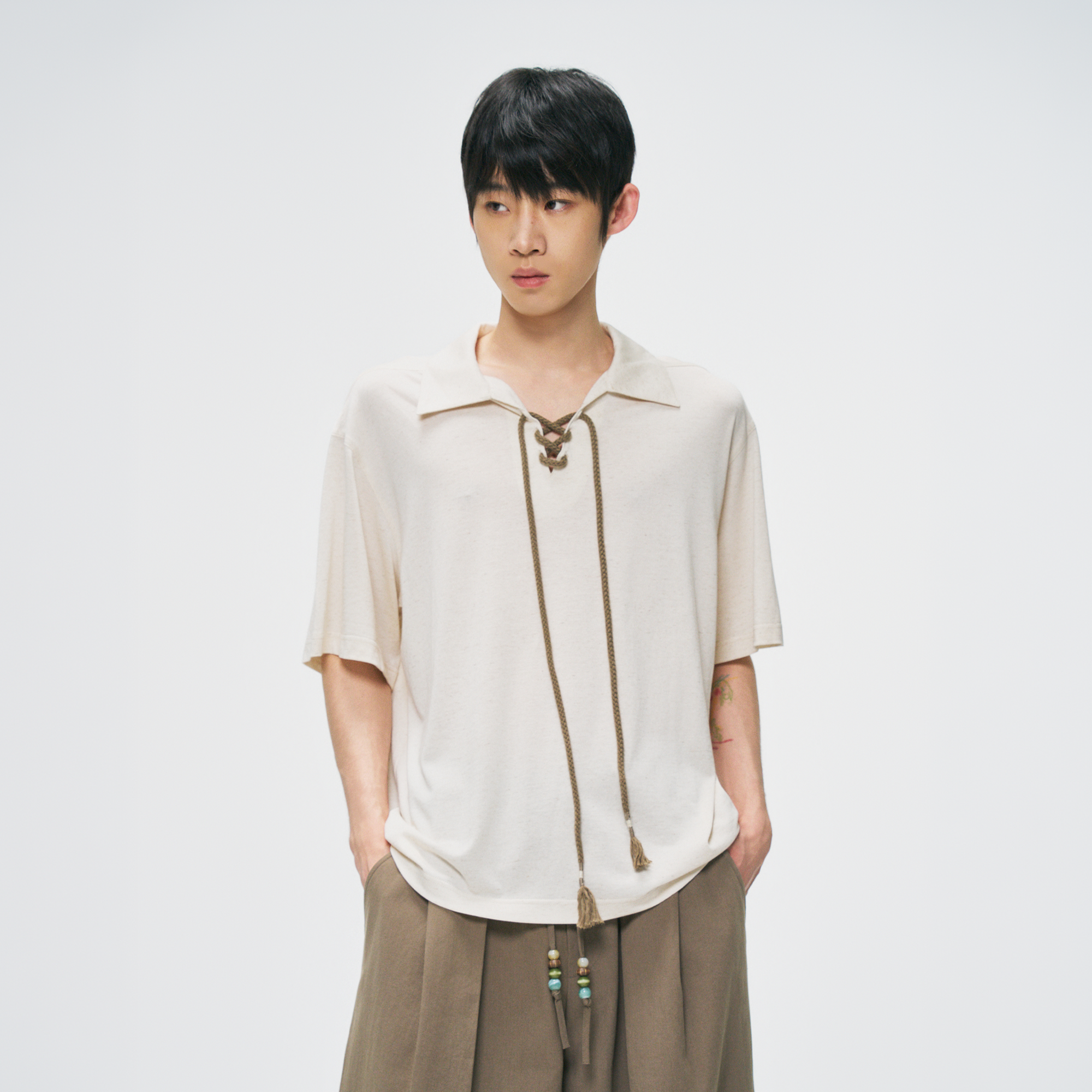 GONGHE REPUB Minimal Linen Lace-Up Tee