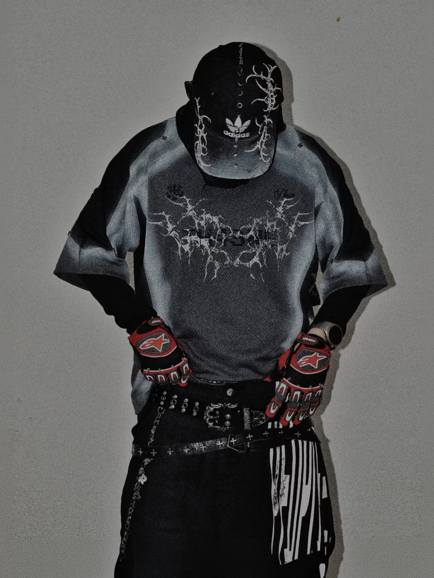 TH4SWE Washed Thorn Graphic Studded T Shirt