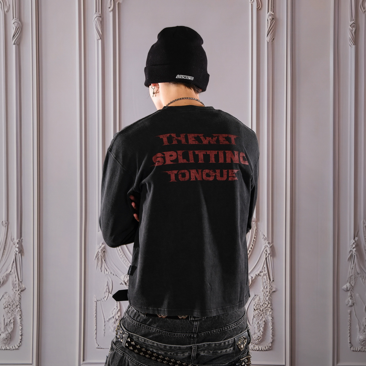 THEWET Washed Graphic Long-Sleeve Tee