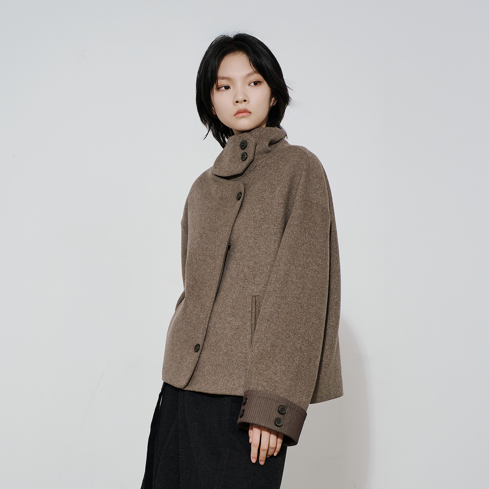 SAME FLOW Essential High-Neck Short Jacket