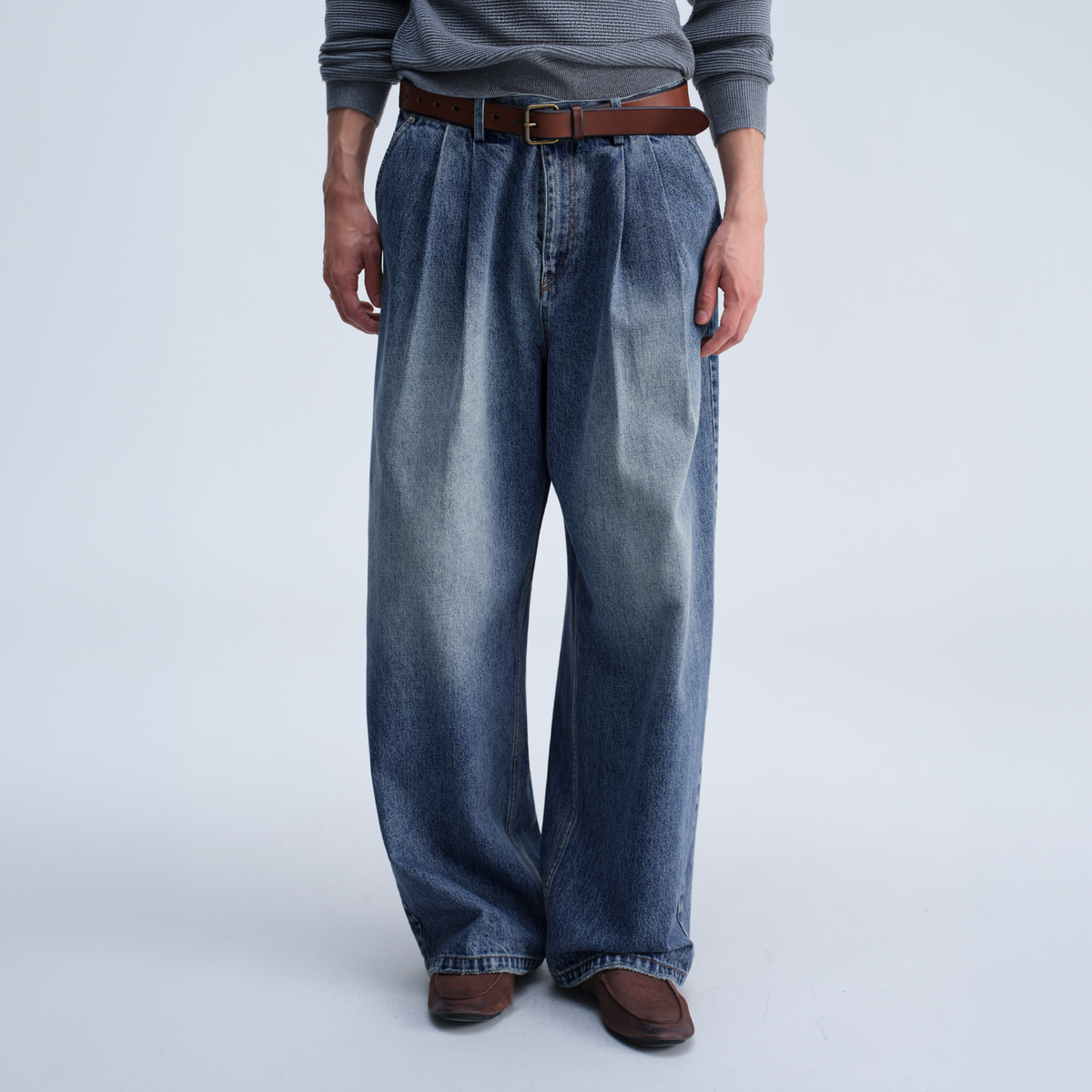 OPICLOTH Retro Washed Double-Pleated Wide-Leg Jeans