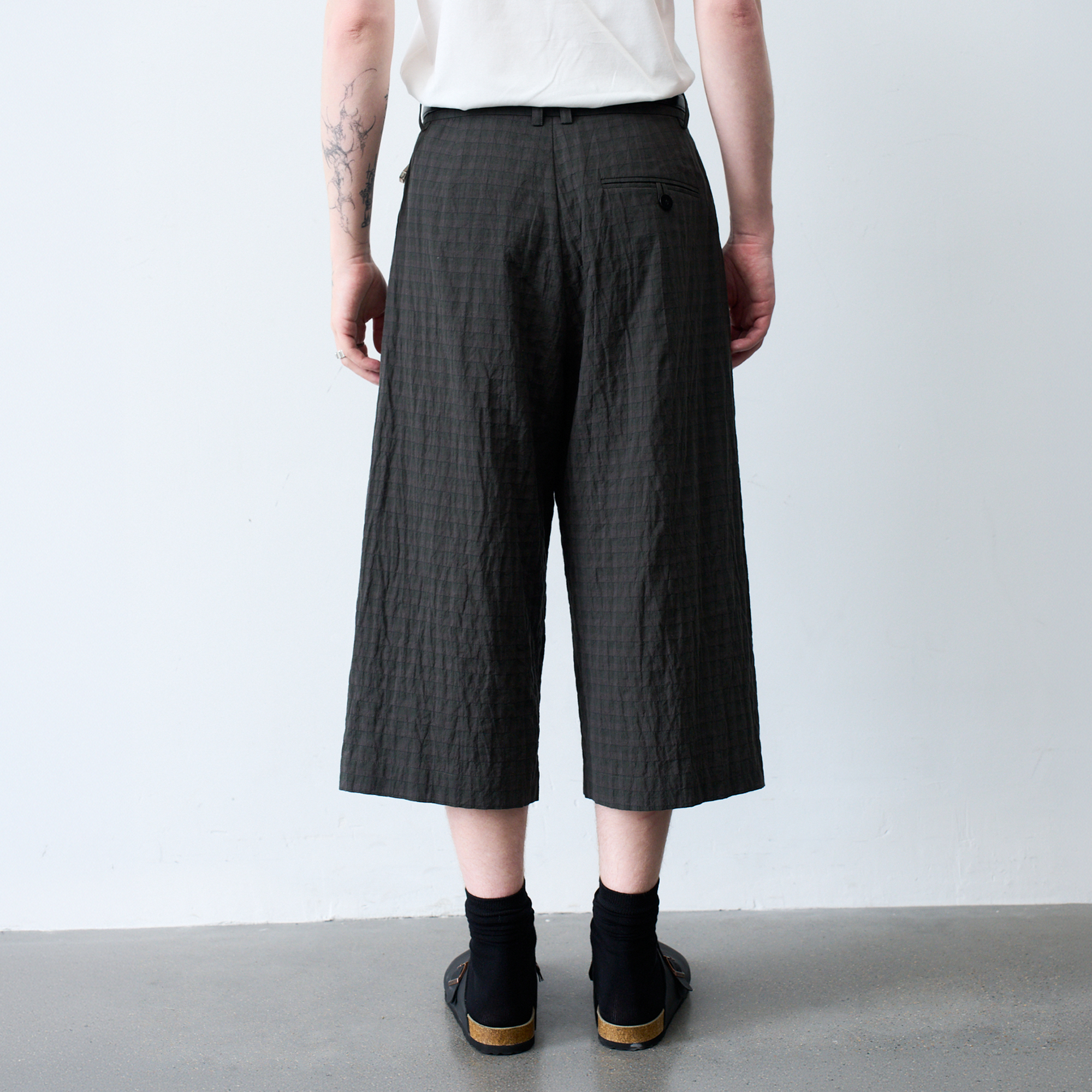 GRAINMUSTARD Linen-Blend Plaid Pleated Cropped Trousers