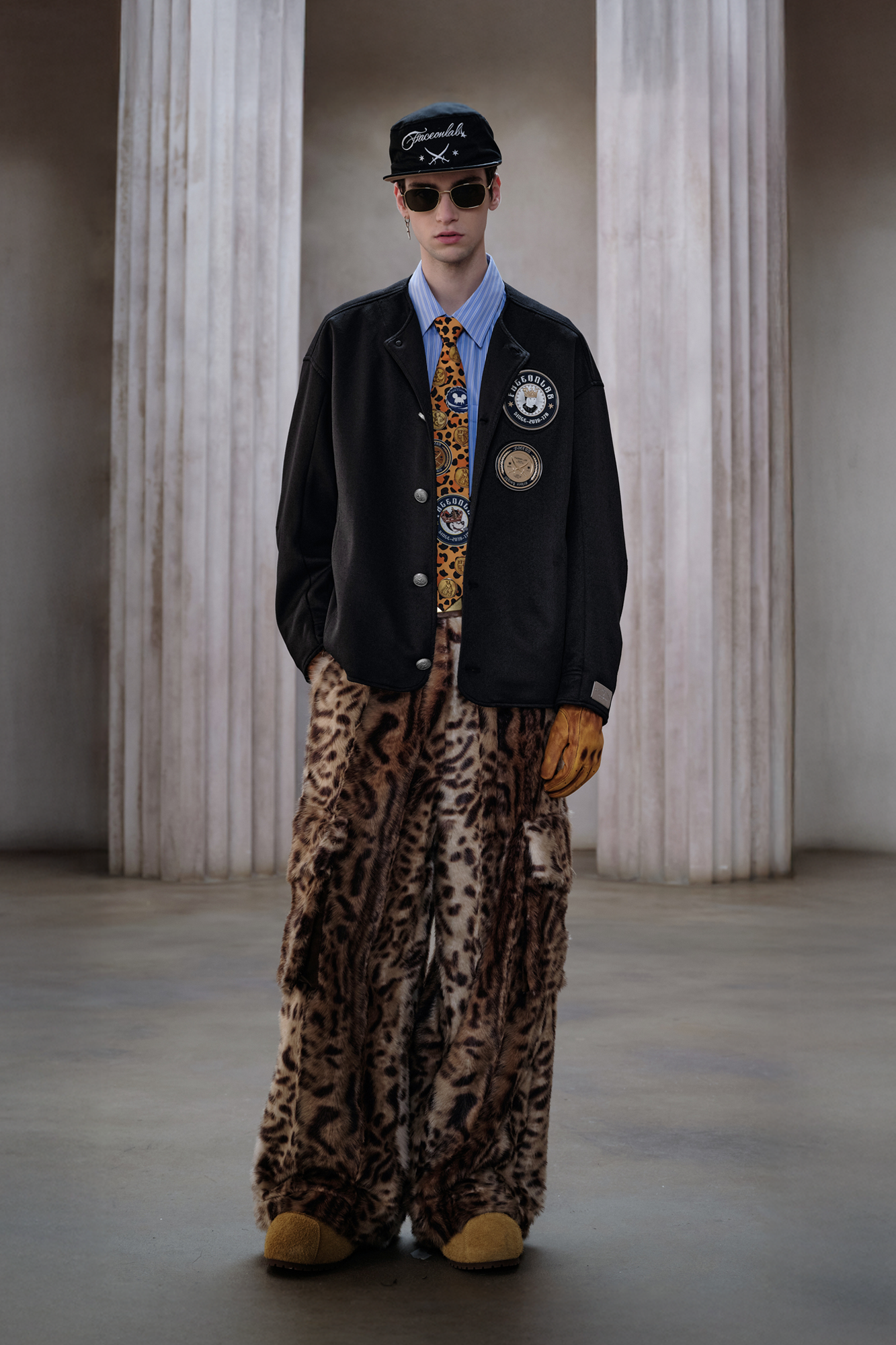 FACEONLAB Essential Badge Crewneck Jacket