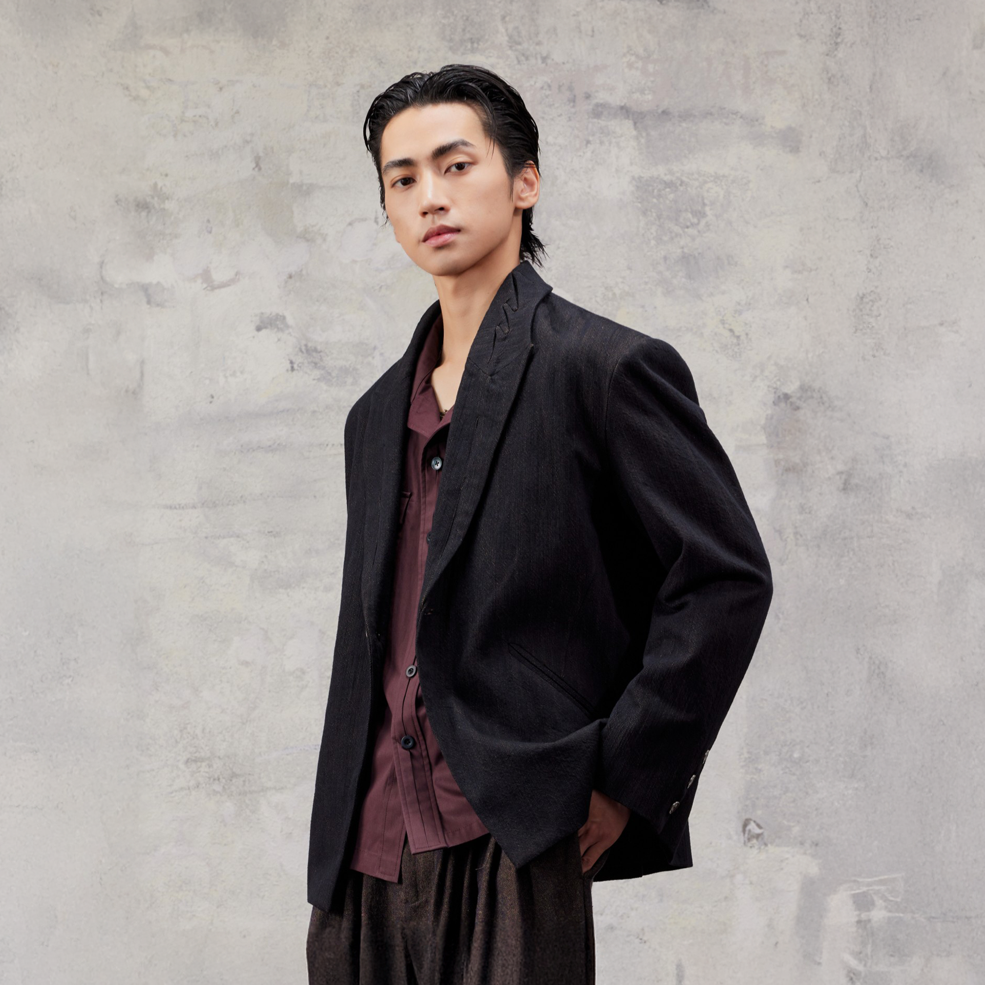 ALVNG AR ANTS Distressed Speckled Cut-Out Collar Blazer