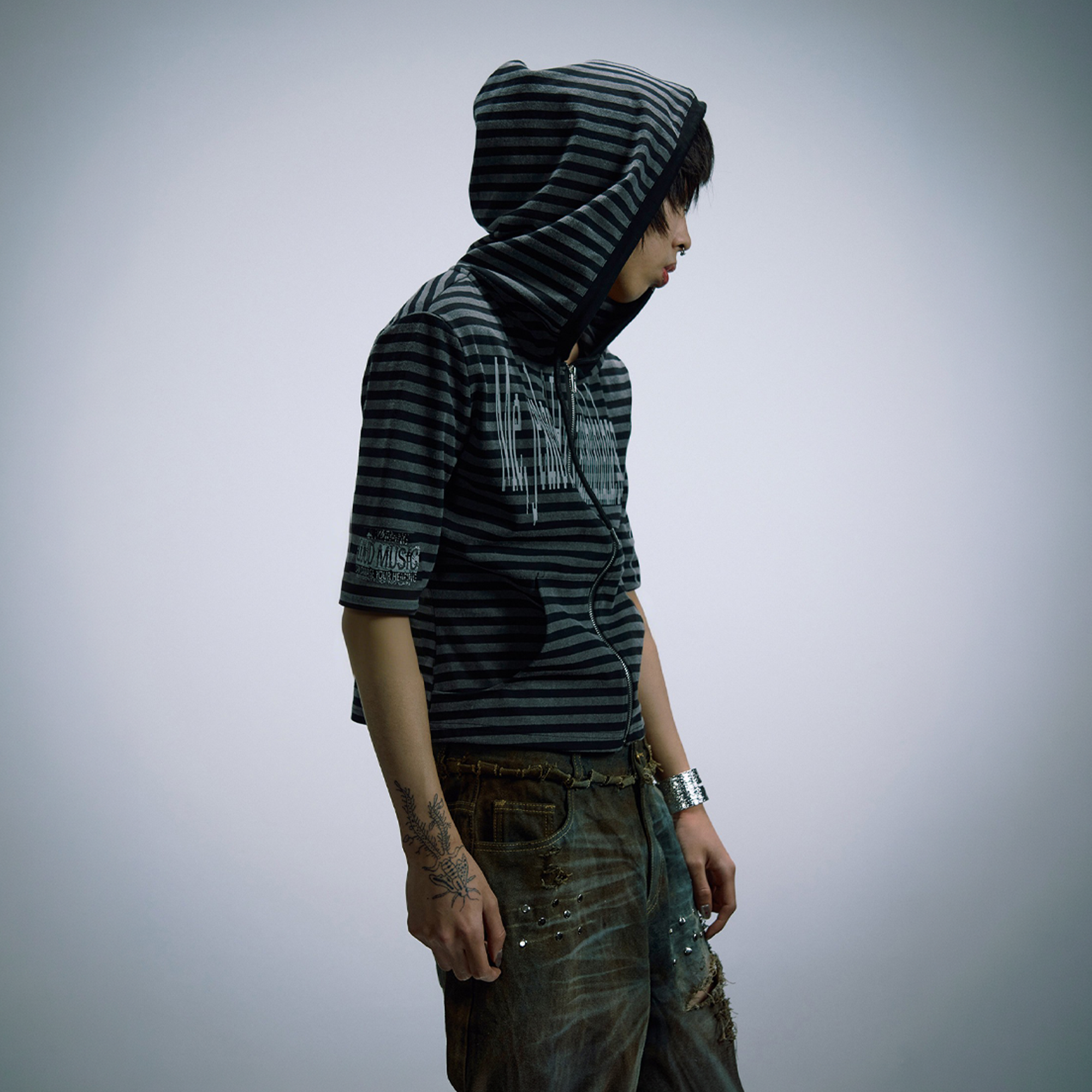 PAIKI Stripe Slogan Hooded Short-Sleeve Jacket