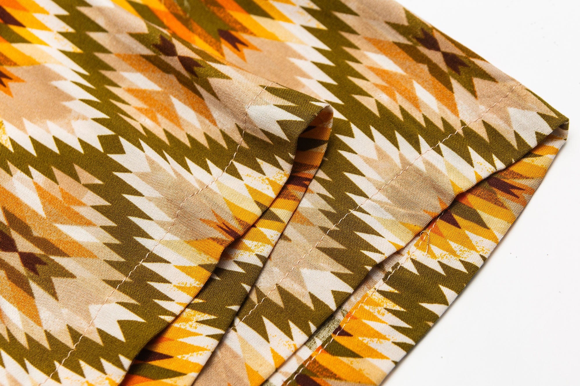 ME DA IGUAL Geometric Full-Print Button-Up Half Shirt, premium urban and streetwear designers apparel on PROJECTISR.com, ME DA IGUAL