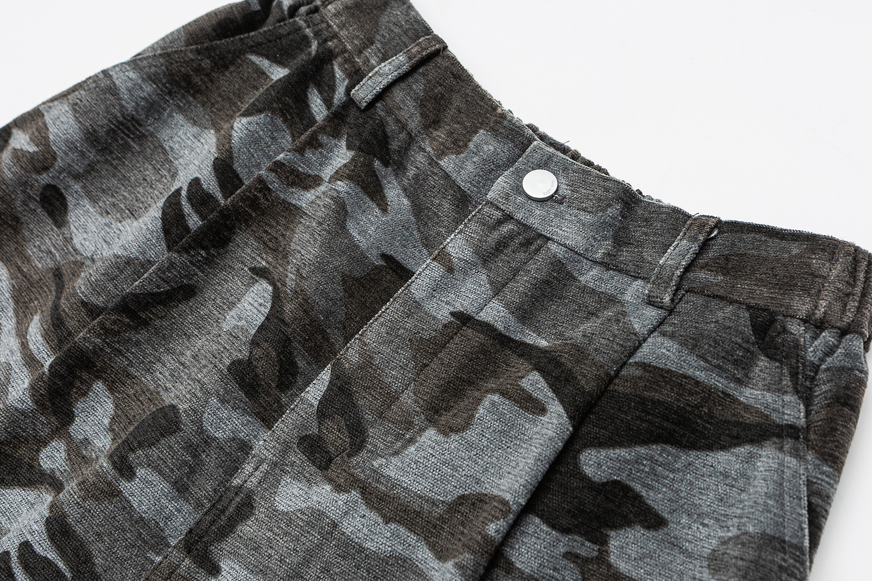 ME DA IGUAL Camo Elastic Waistband Tappered Pants, premium urban and streetwear designers apparel on PROJECTISR.com, ME DA IGUAL