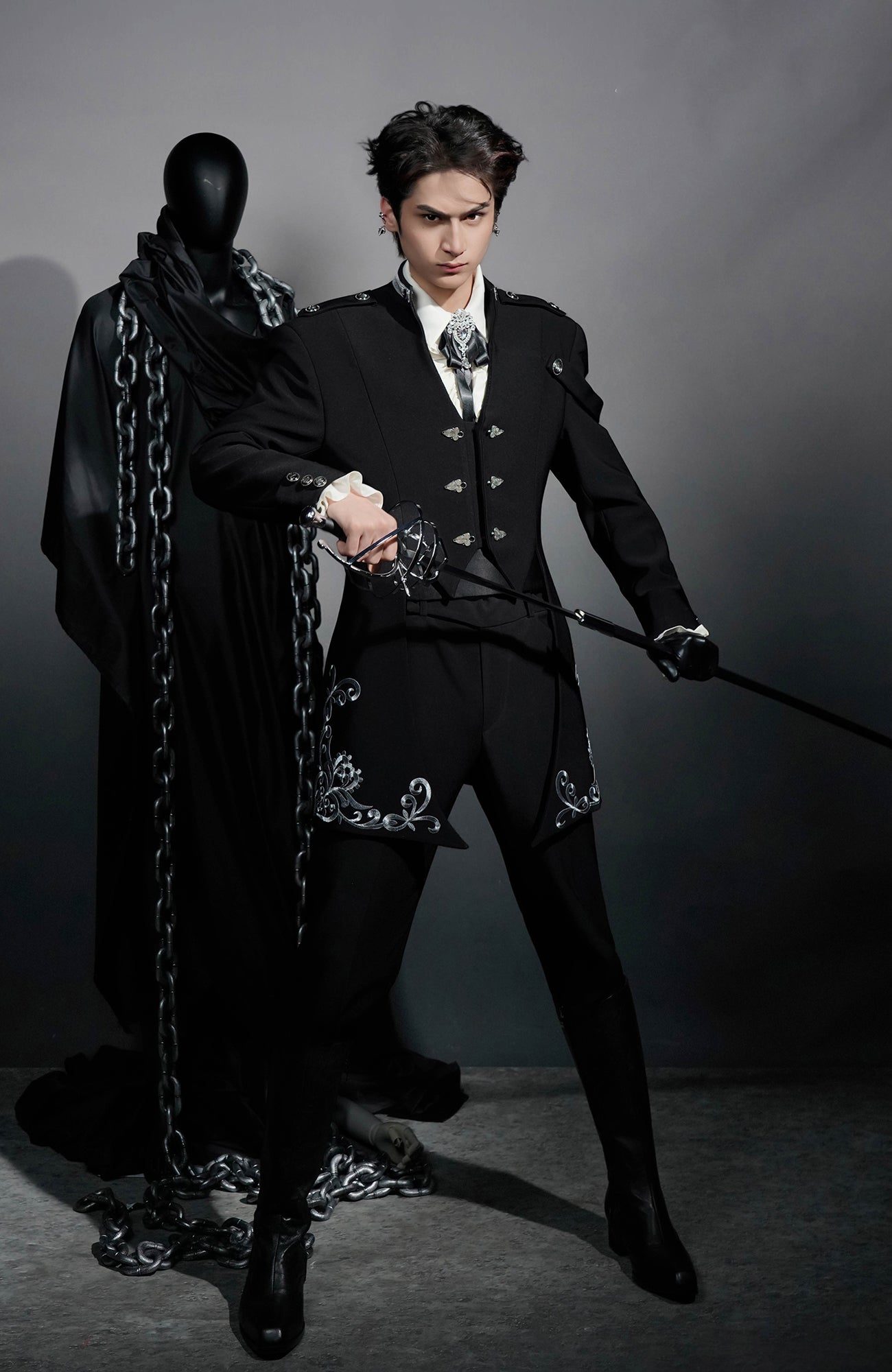 SHANG JIE Frog Embroidered Trim Tailcoat Blazer