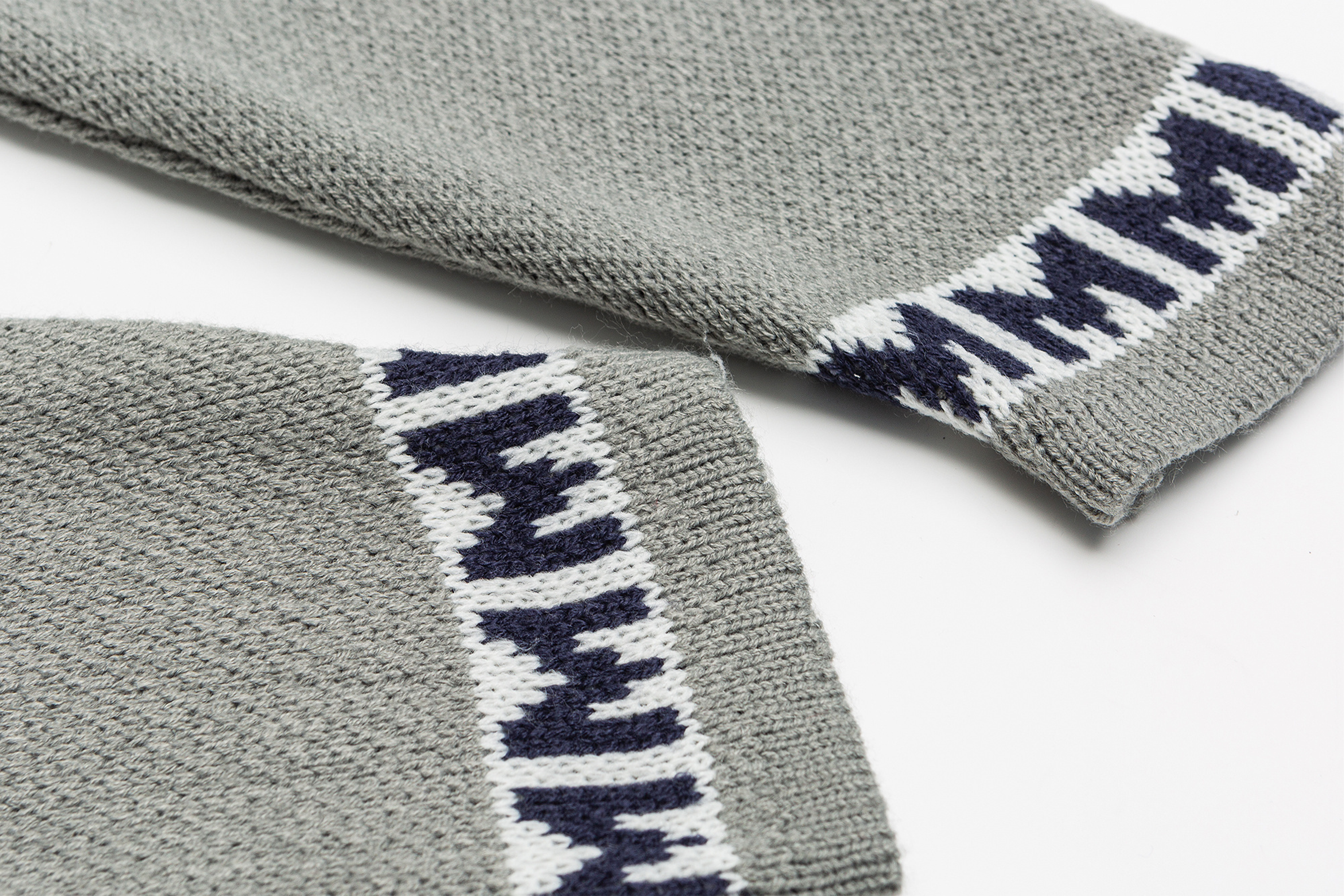 ME DA IGUAL Number-Jacquard Knit Zip Hoodie