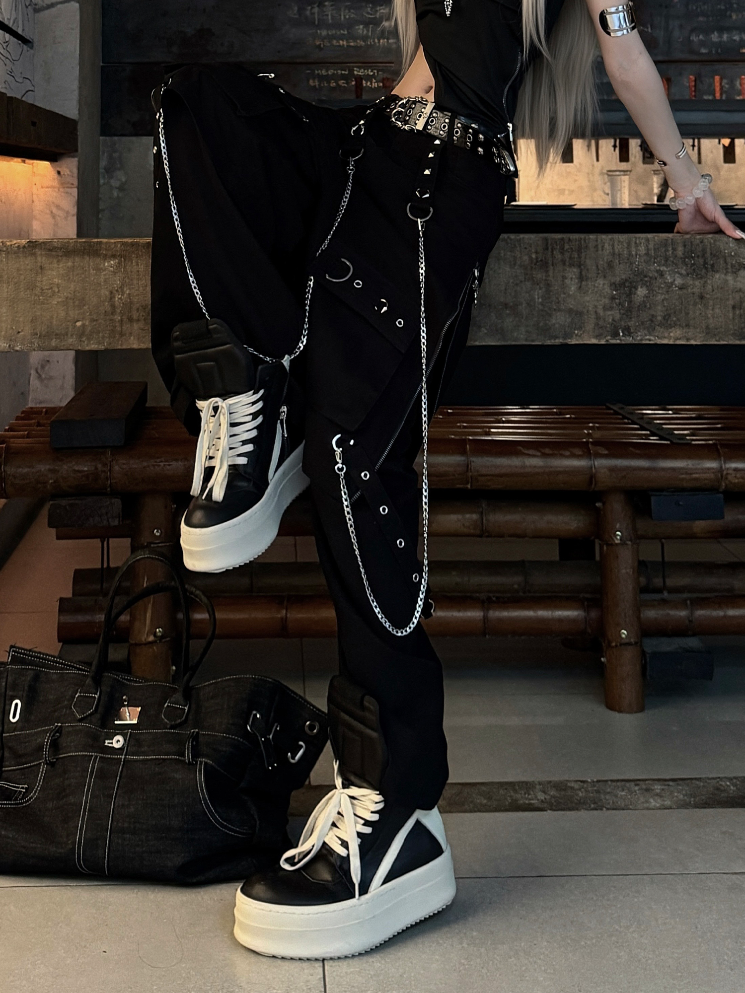 TH4SWE Punk Chain-Strap Cargo Pants