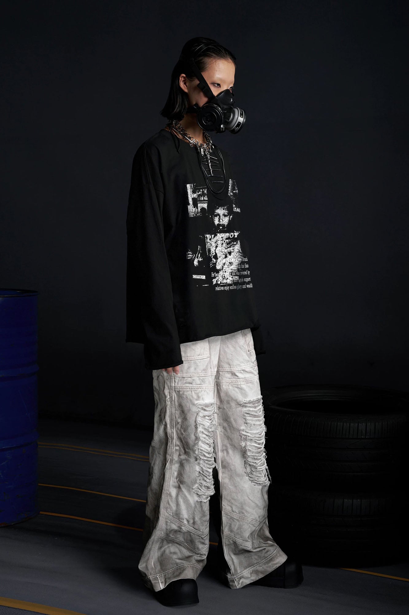 RECOVER ZONE Distressed Graphic Long Sleeve Tee