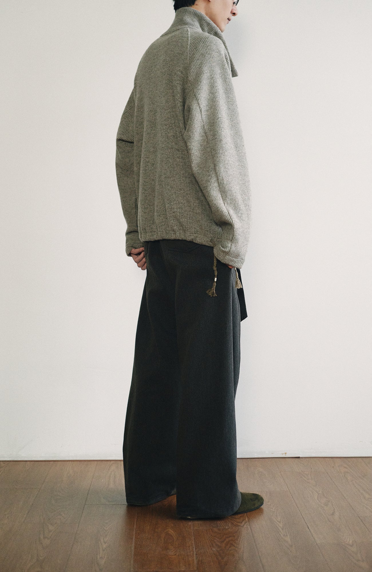 GONGHE REPUB Ribbed Half-Placket Mock-Neck Sweater